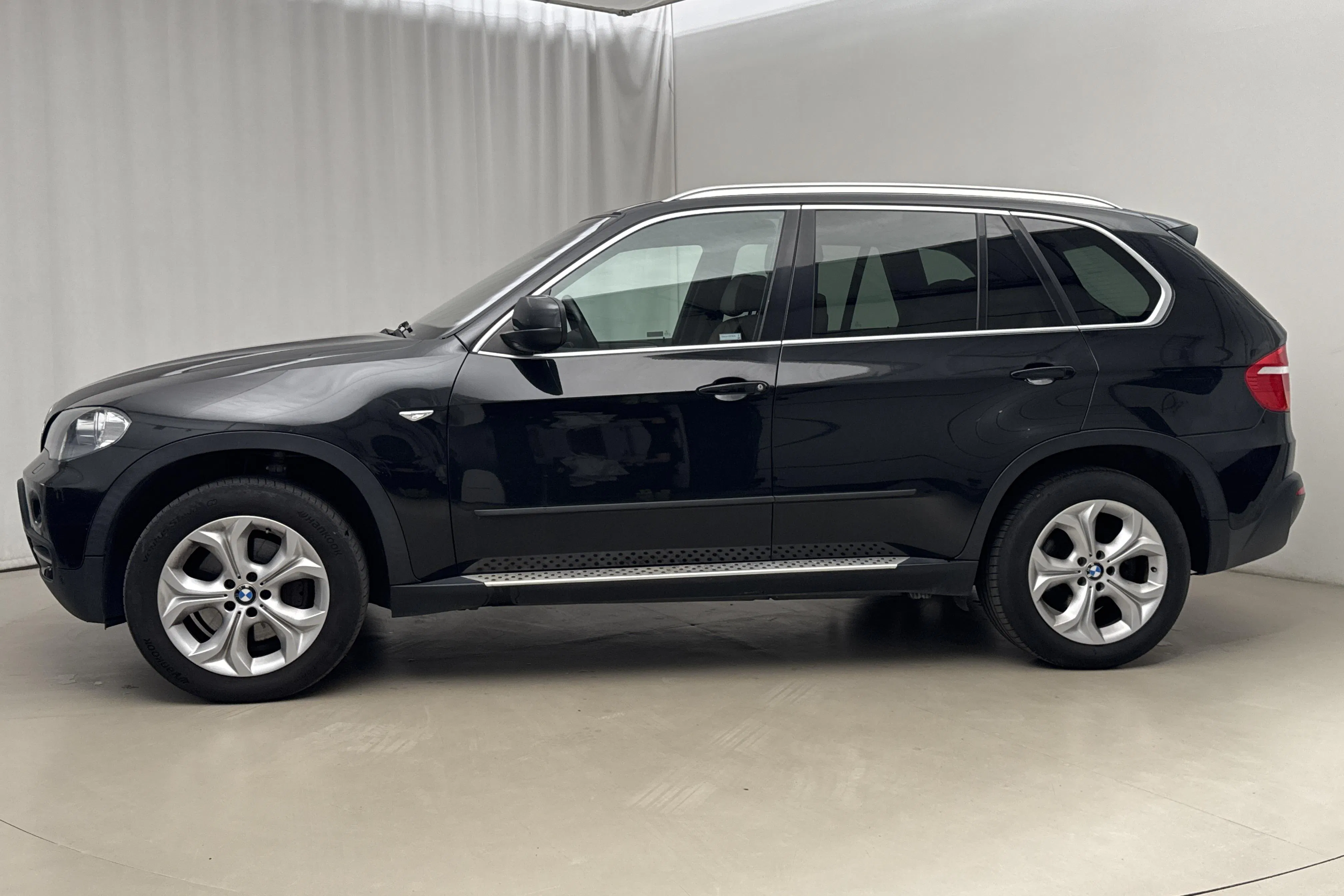Presentationsfoto 2 av 19: BMW X5 xDrive 3.0sd, E70 (286hk) - 23 603 mil - Automat - svart - 2009