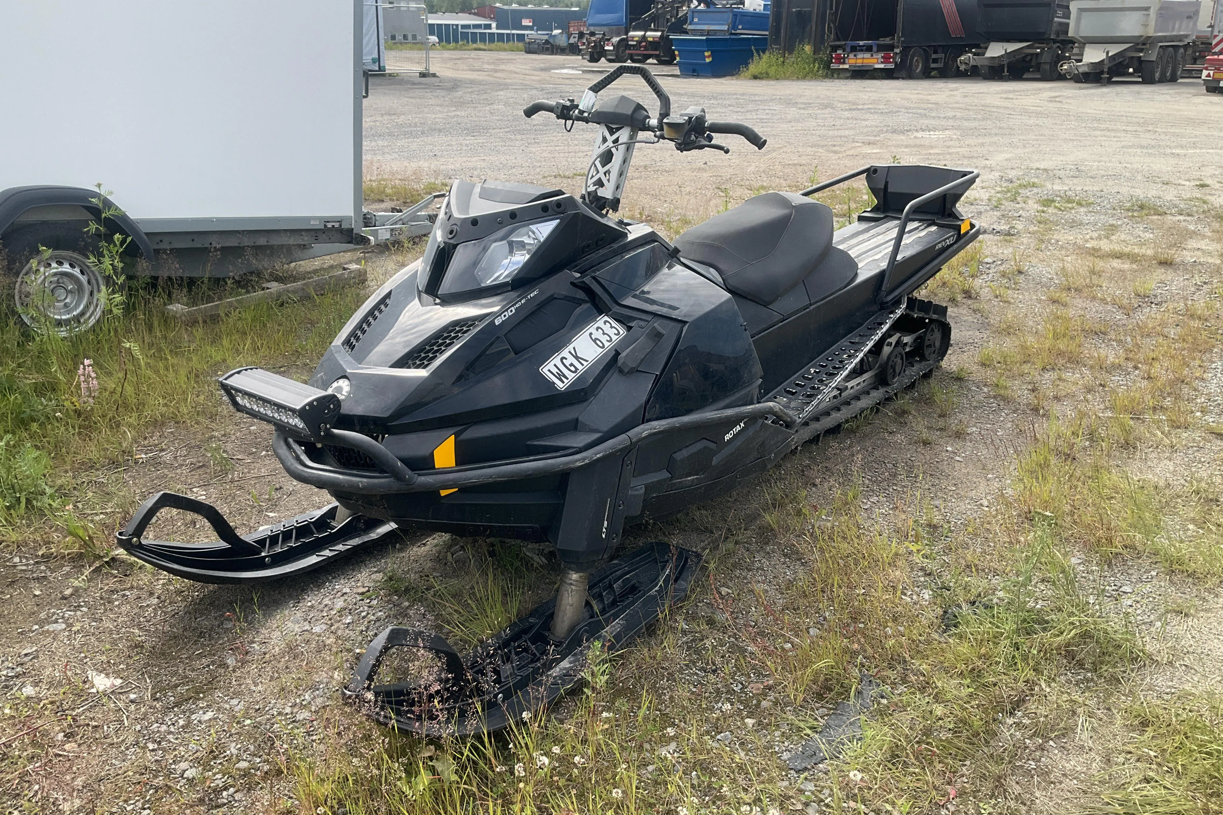 Presentationsfoto 1 av 13: ski-doo SKANDIC TUNDRA Xtreme 600 HO E-TEC Snöskoter (Rep.Objekt) - 581 mil - Automat - 2014