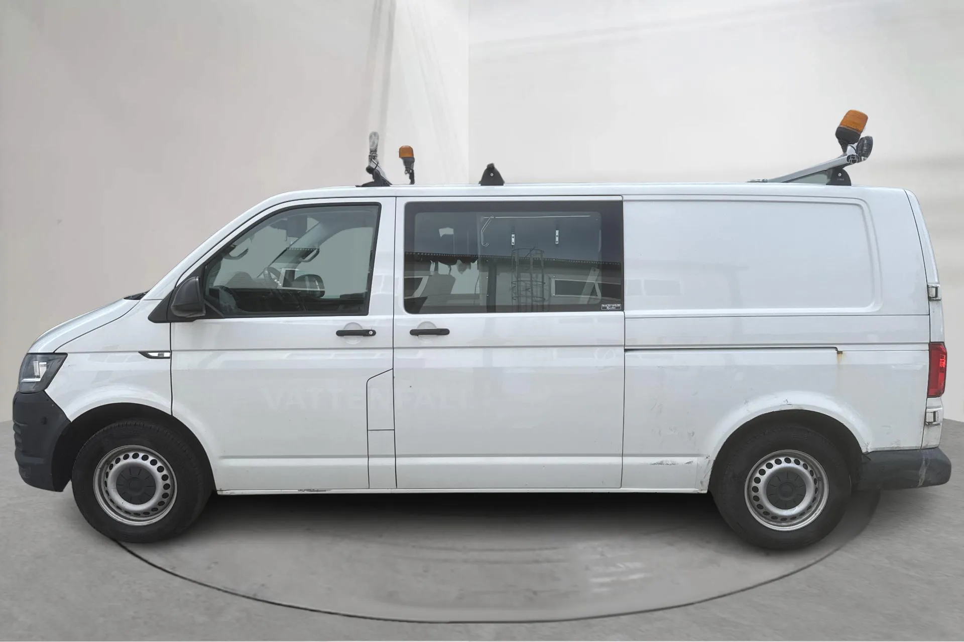 Presentation photo 2 of 16: VW Transporter T6 2.0 TDI BMT Skåp 4MOTION (150hk) - 222 720 km - Manual - white - 2018