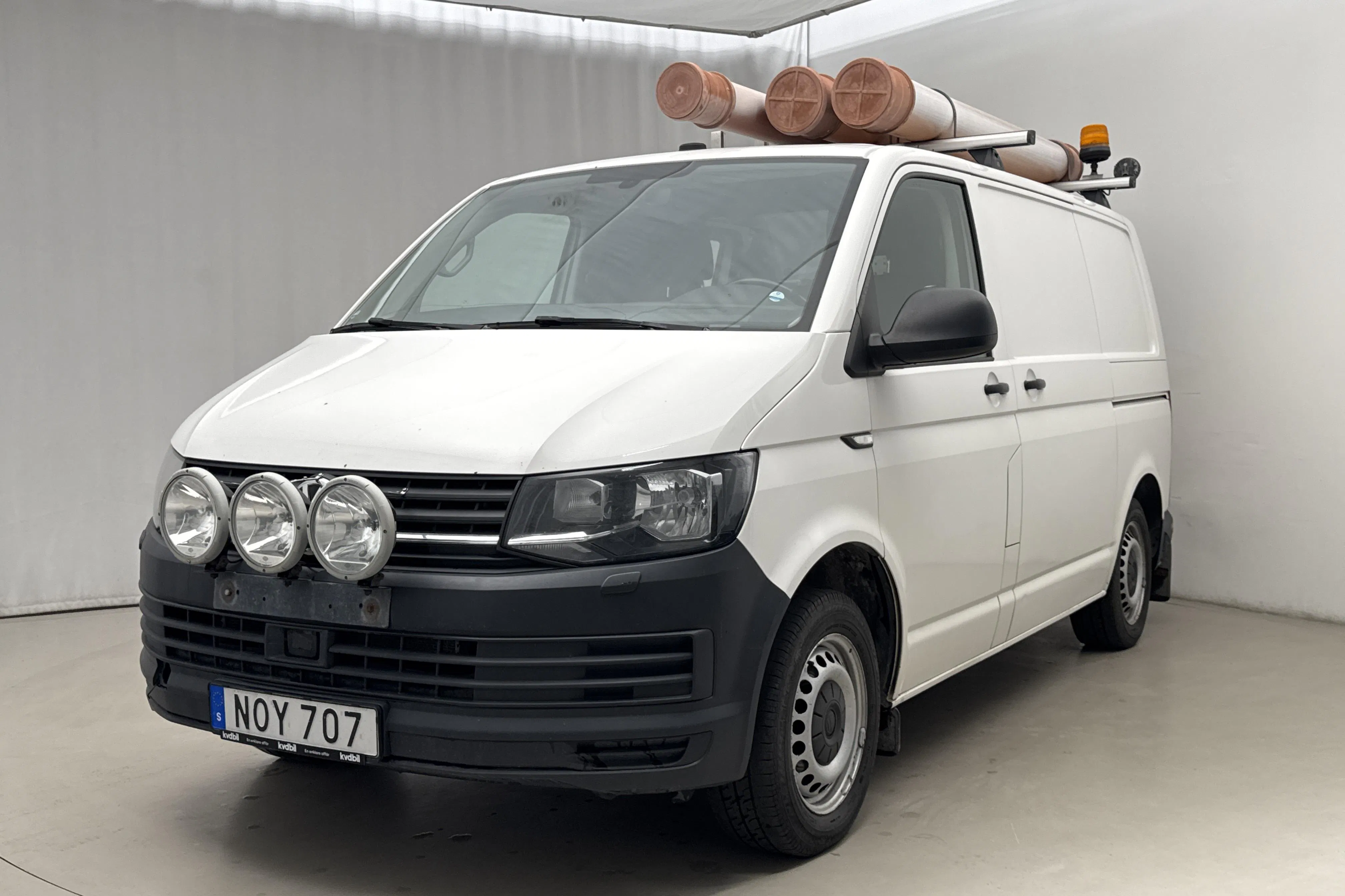 Presentationsfoto 1 av 20: VW Transporter T6 2.0 TDI BMT Skåp 4MOTION (150hk) - 28 249 mil - Manuell - vit - 2017