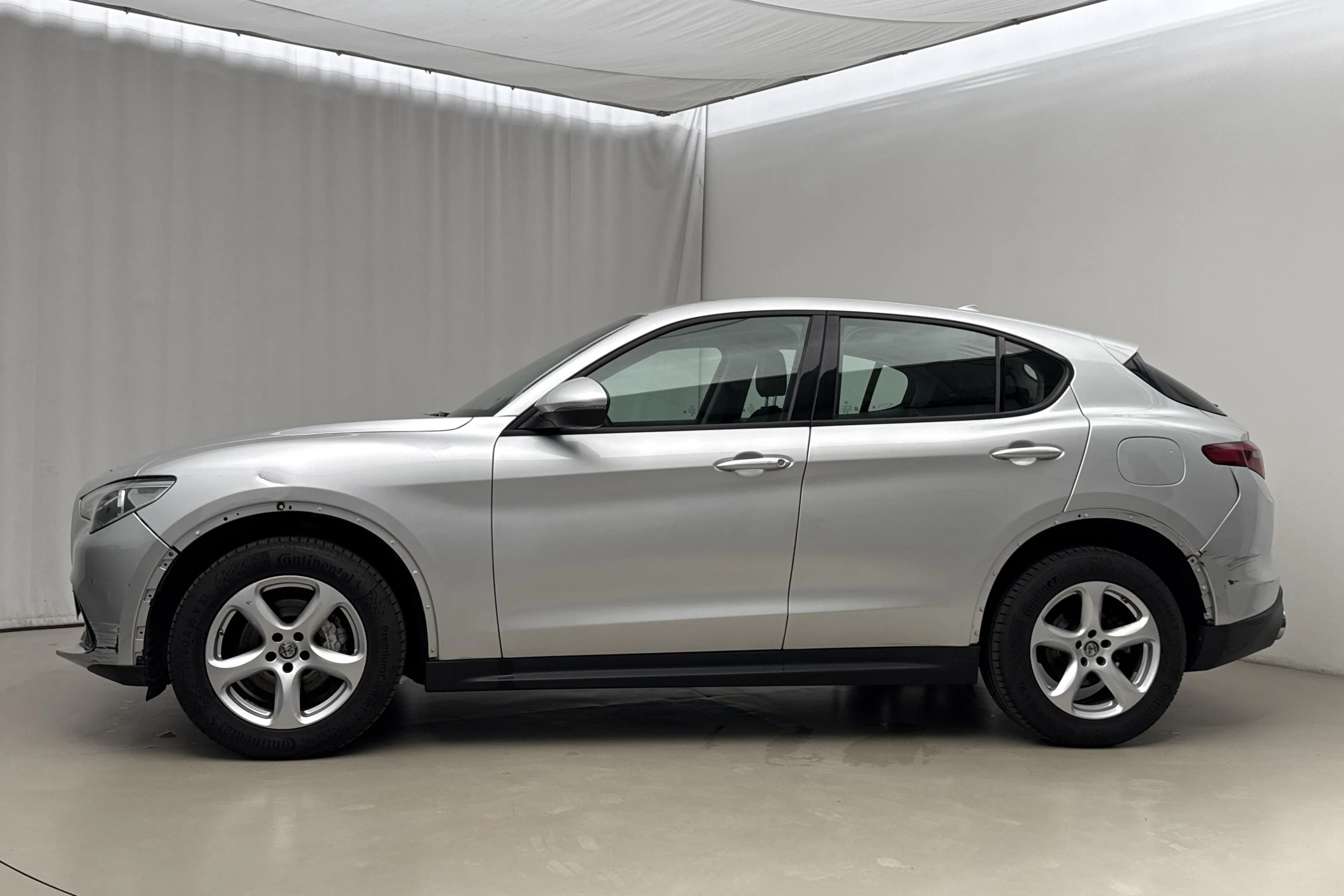 Presentationsfoto 2 av 19: Alfa Romeo Stelvio 2.2 D AWD (210hk) - 9 974 mil - Automat - grå - 2017