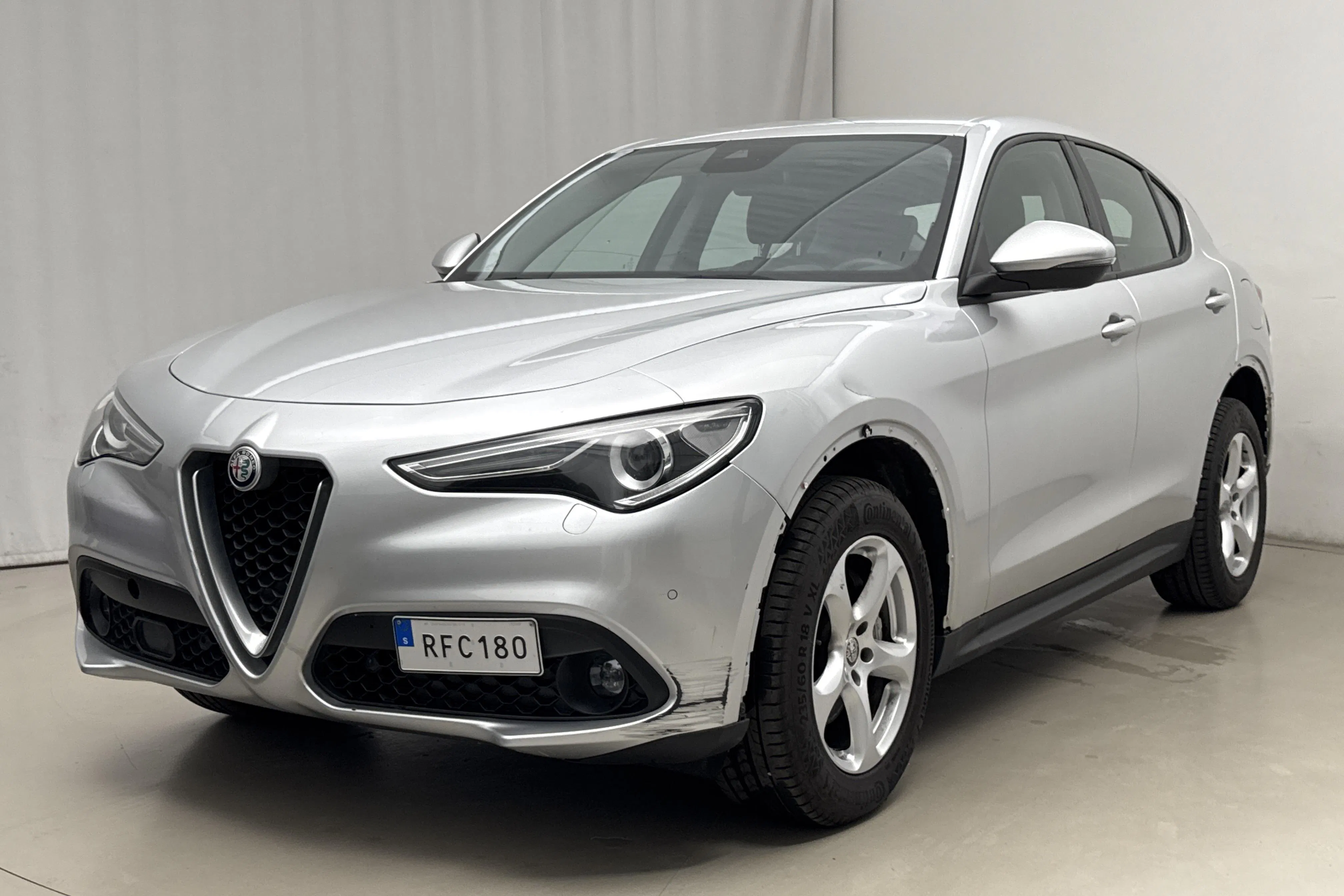 Presentationsfoto 1 av 19: Alfa Romeo Stelvio 2.2 D AWD (210hk) - 9 974 mil - Automat - grå - 2017