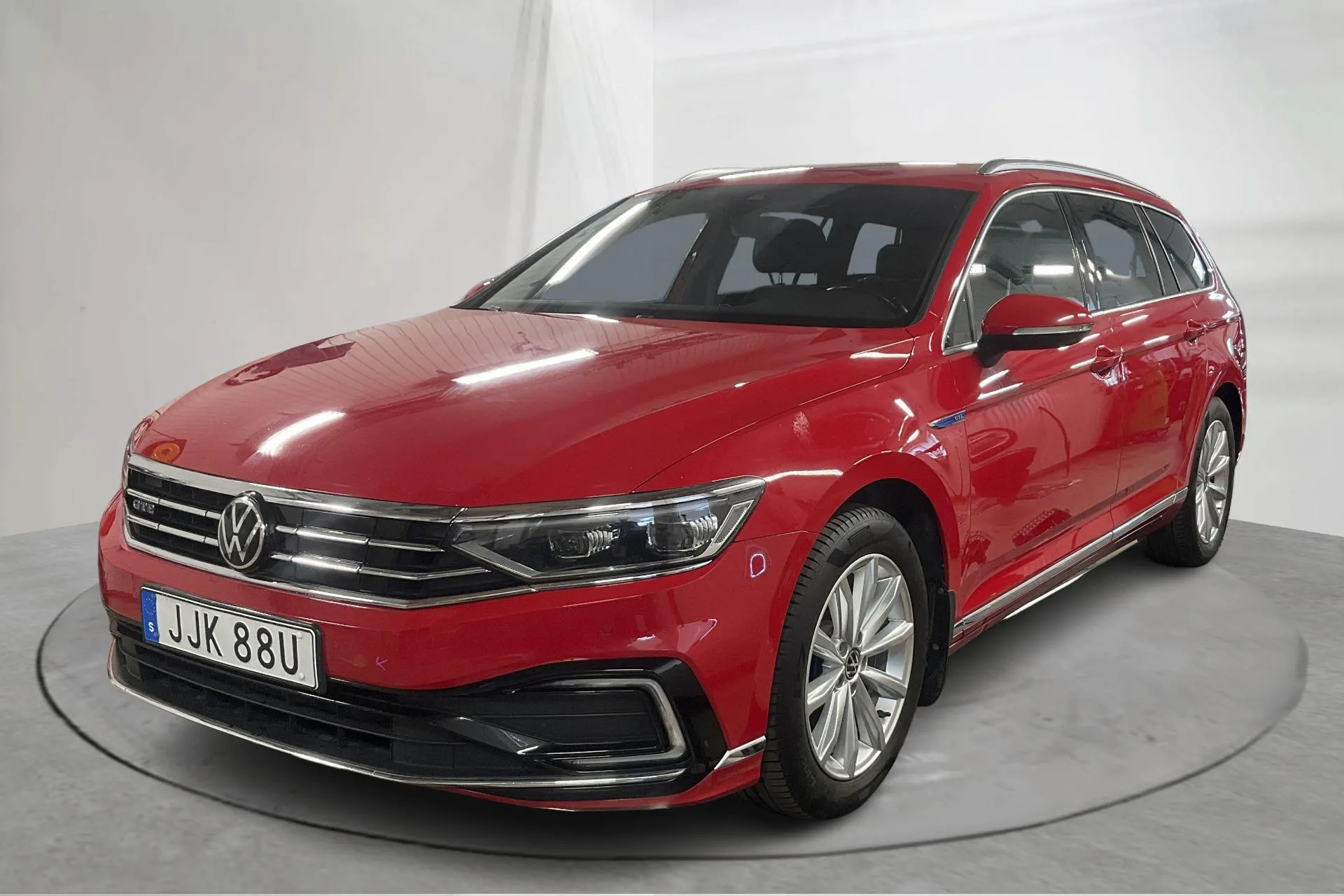 Presentation photo 1 of 21: VW Passat 1.4 GTE Sportscombi (218hk) - 105 470 km - Automatic - red - 2021