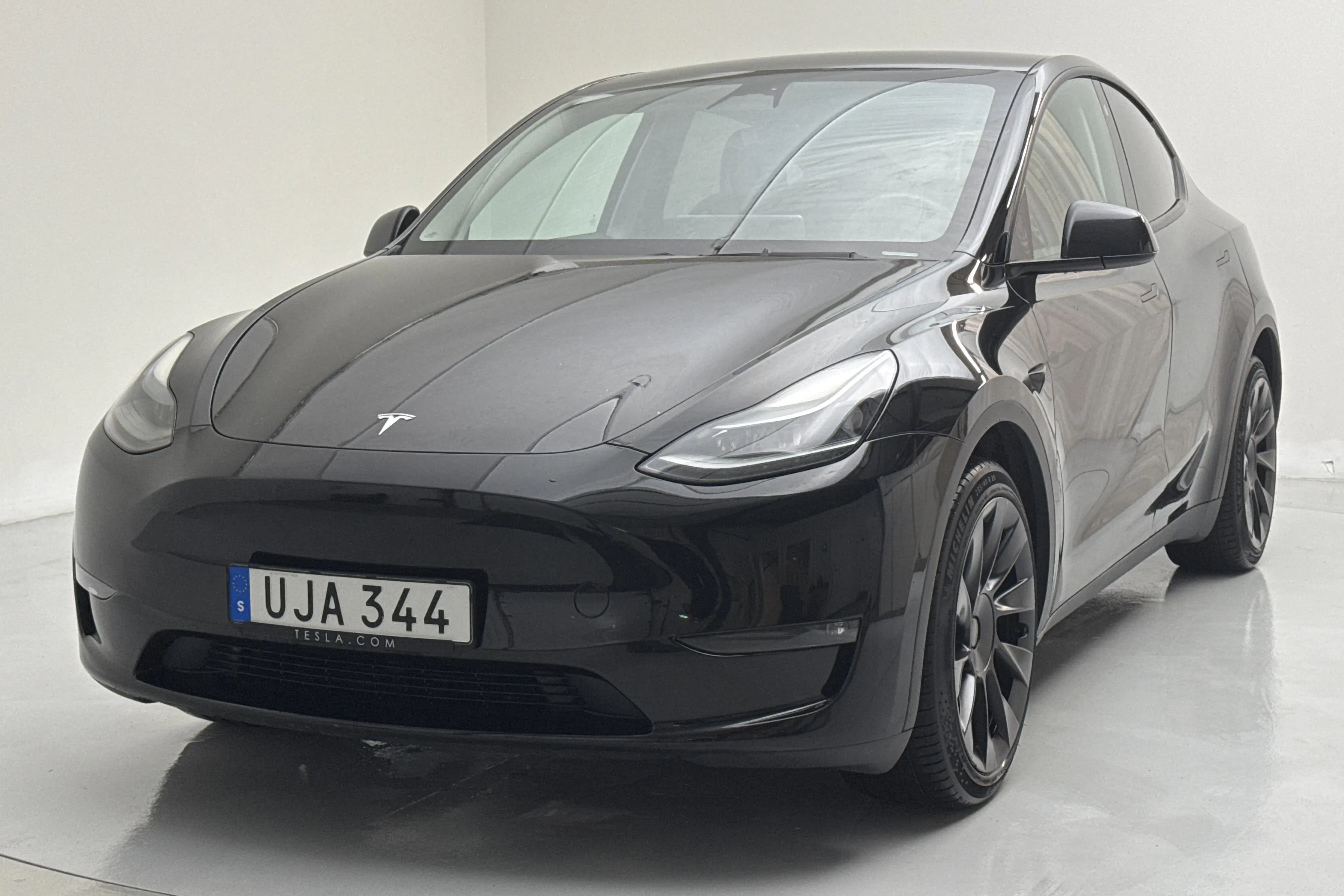 Presentation photo 1 of 19: Tesla Model Y Long Range Dual Motor AWD - 81 090 km - Automatic - black - 2023