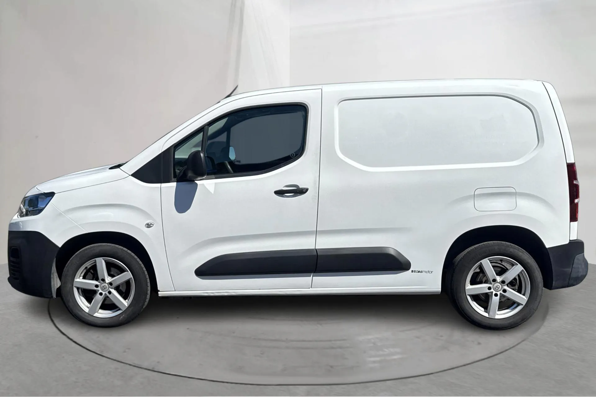 Presentationsfoto 2 av 14: Citroën Berlingo 1.5 BlueHDi Skåp (75hk) - 9 845 mil - Manuell - vit - 2018