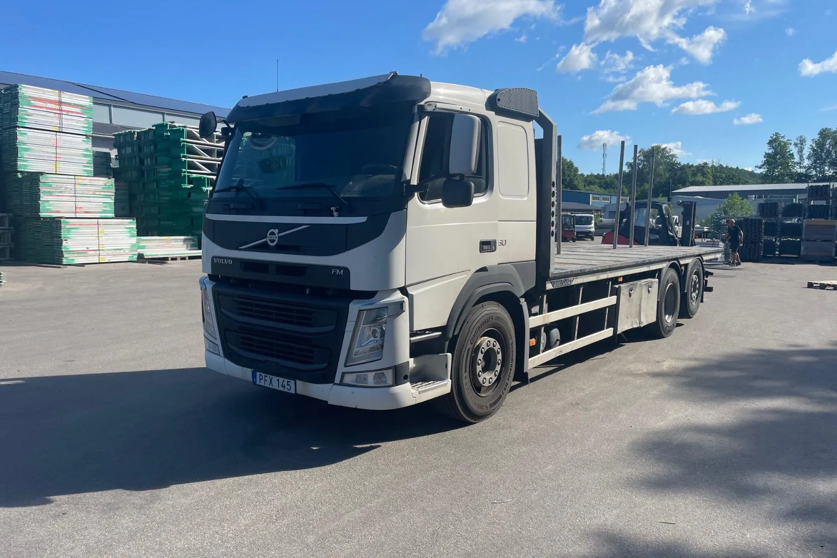 Presentationsfoto 1 av 48: VOLVO FM460 - 888 617 km - Automat - vit - 2017