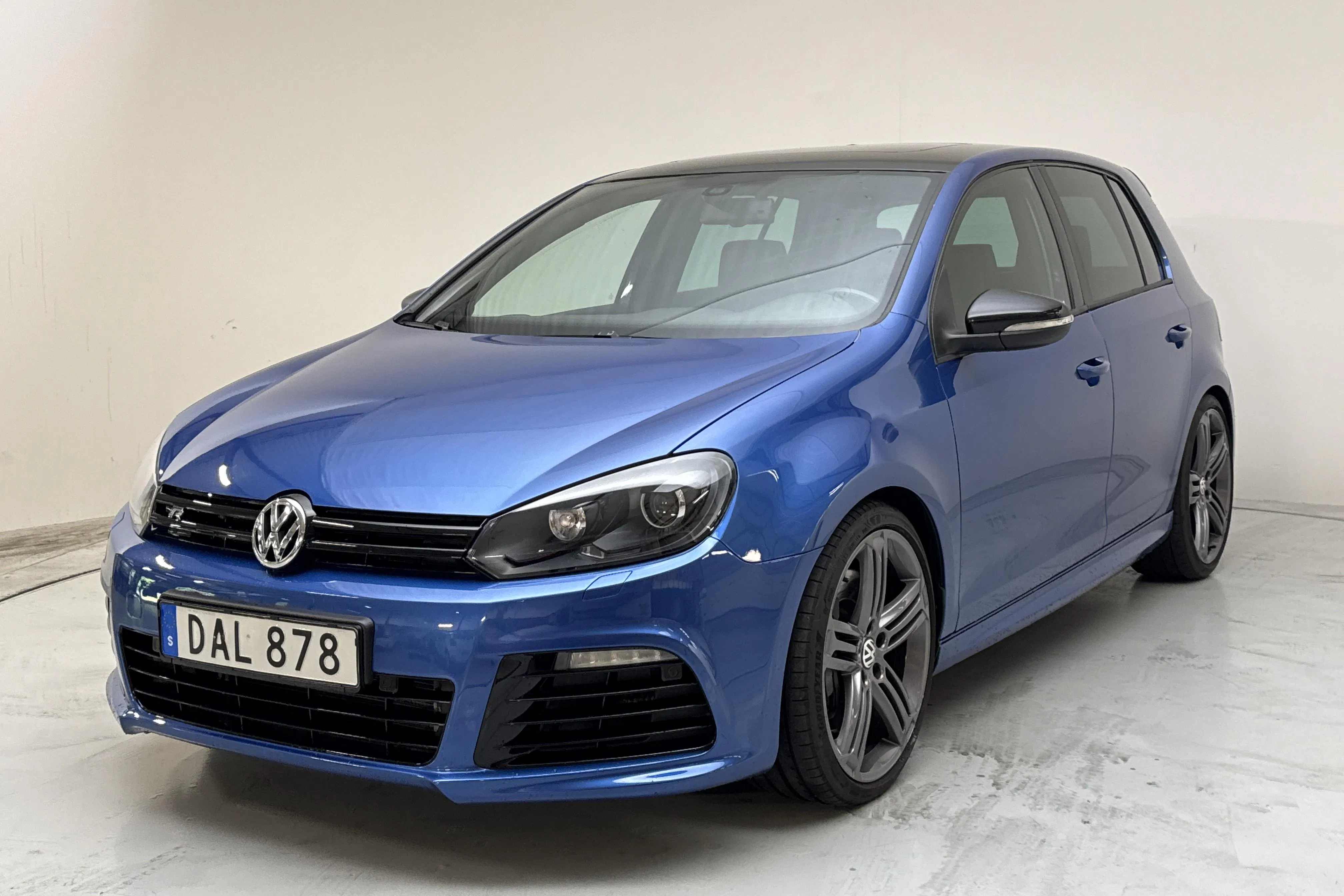 Presentation photo 1 of 15: VW Golf VI R 4-MOTION 5dr (270hk) - 252 320 km - Automatic - blue - 2010