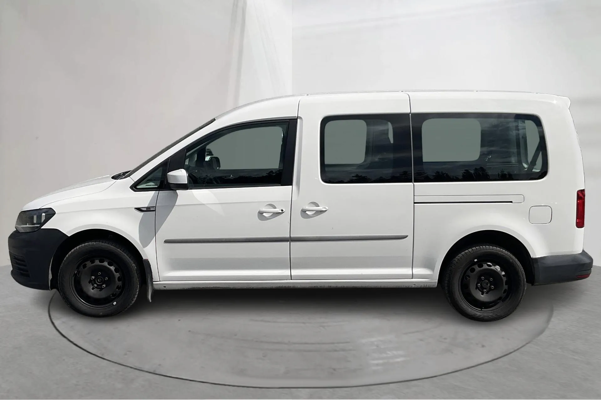 Presentationsfoto 2 av 13: VW Caddy Maxi Life 2.0 TDI (102hk) - 13 715 mil - Automat - vit - 2019