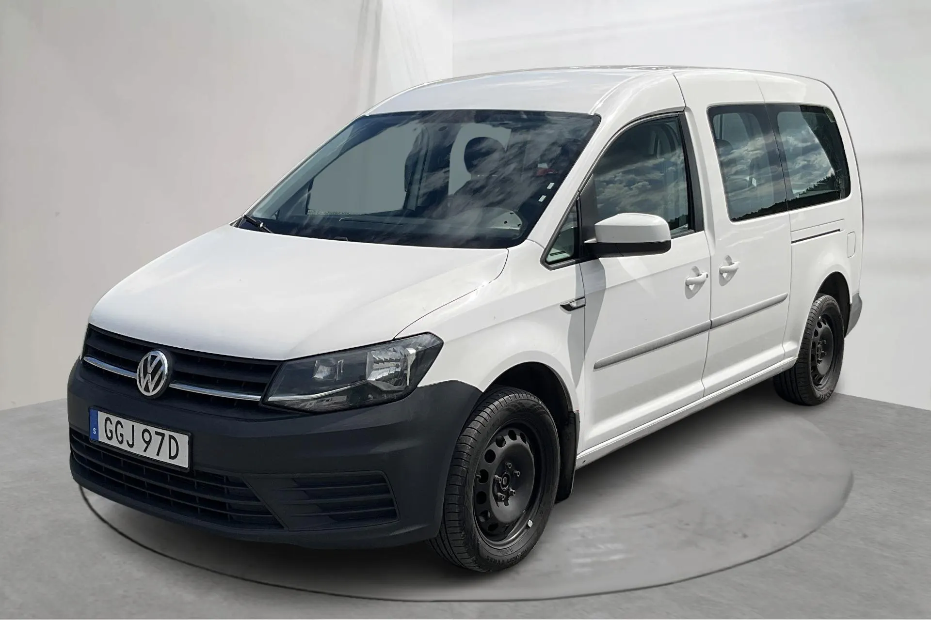 Presentationsfoto 1 av 13: VW Caddy Maxi Life 2.0 TDI (102hk) - 13 715 mil - Automat - vit - 2019