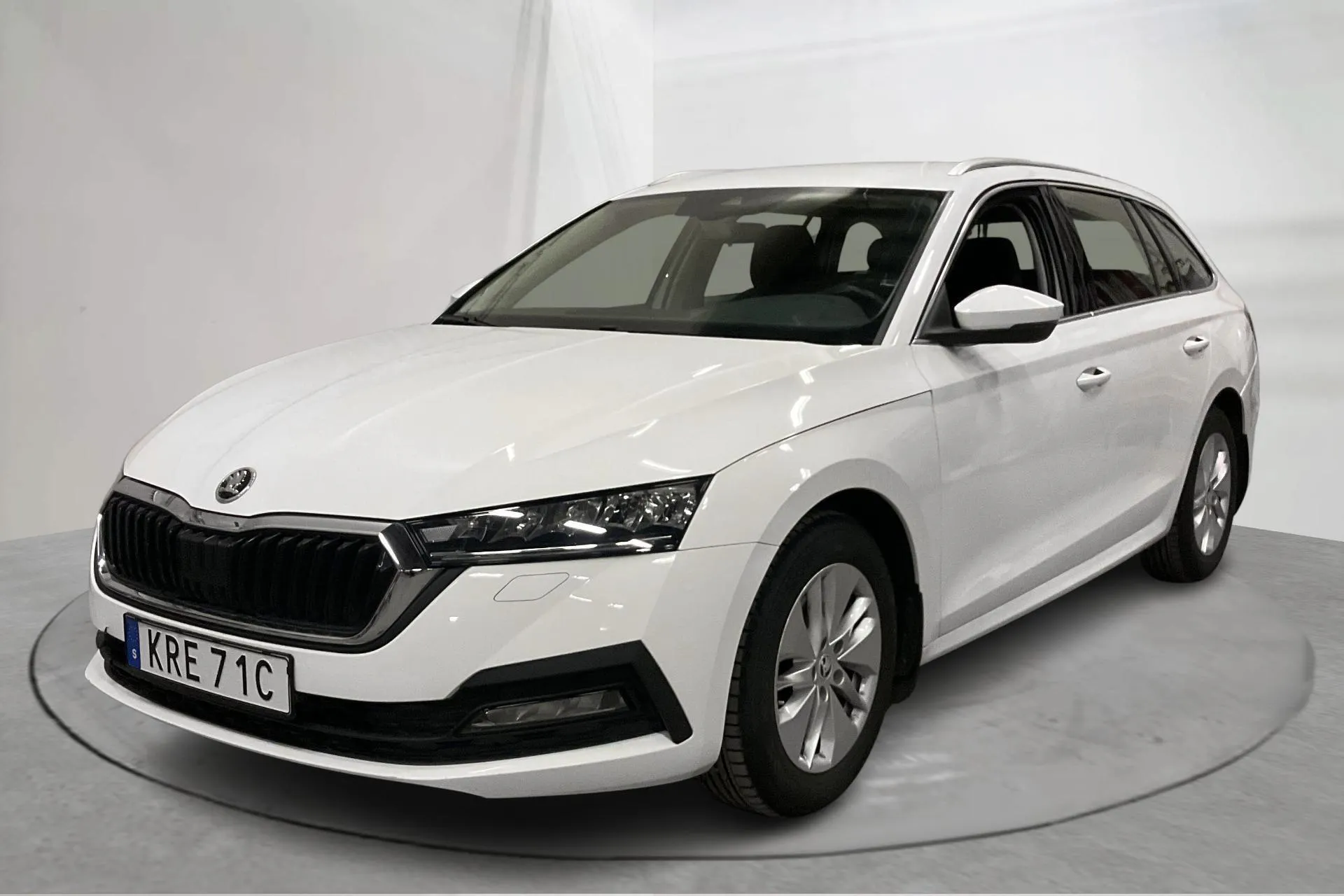 Presentationsfoto 1 av 17: Skoda Octavia G-TEC 1.5 TSI Combi (130hk) - 6 298 mil - Automat - vit - 2021