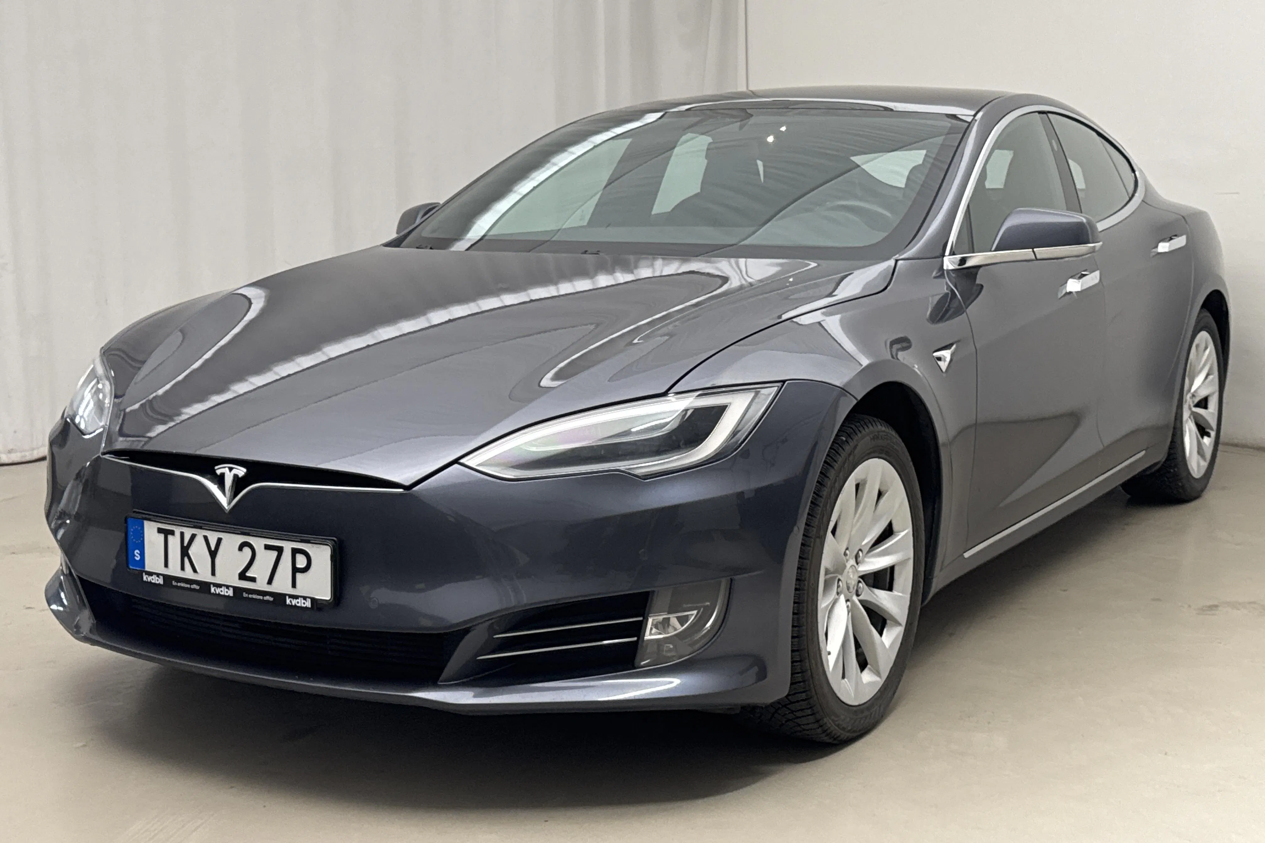 Presentationsfoto 1 av 24: Tesla Model S Dual Motor Long Range AWD - 19 603 mil - Automat - grå - 2020