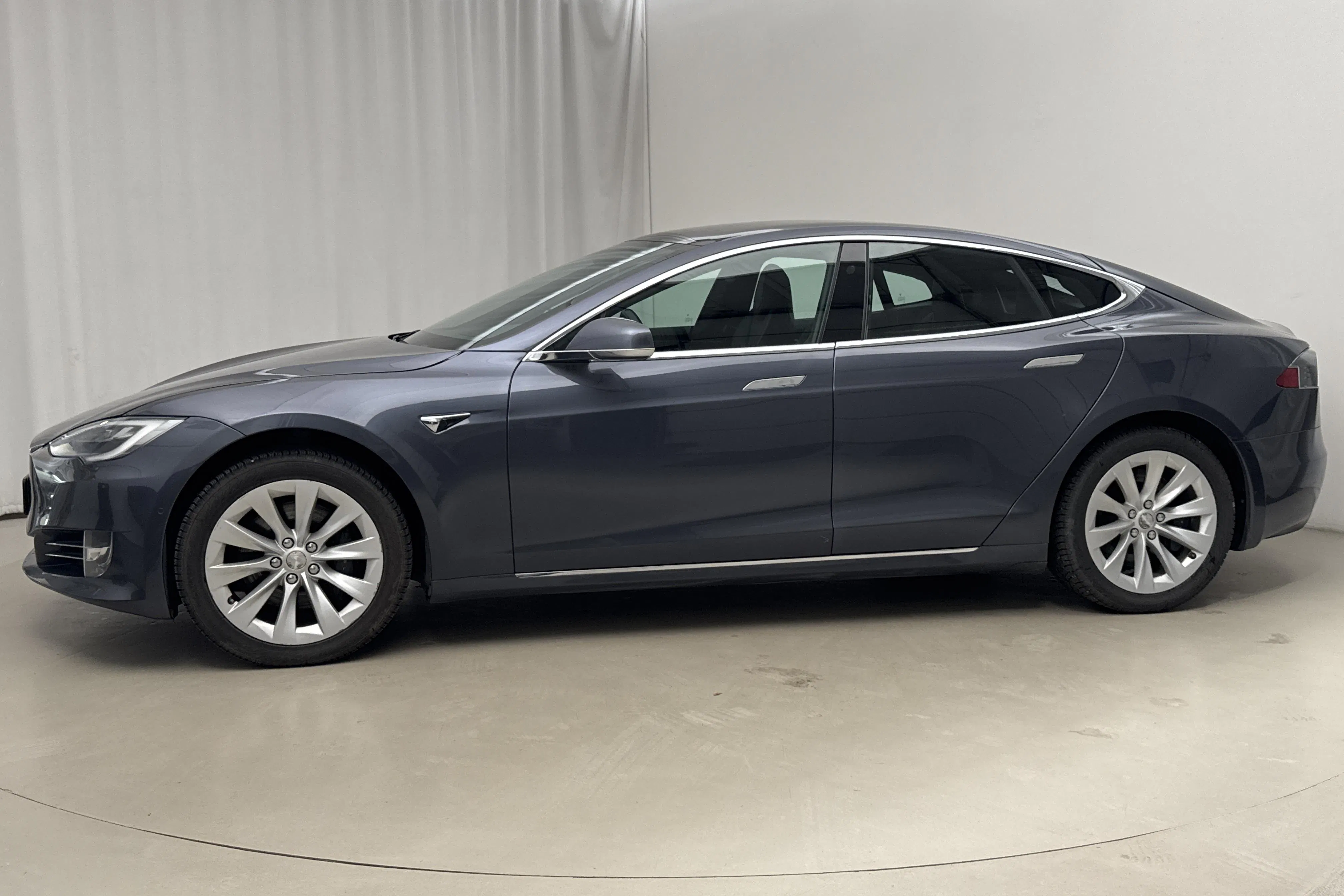 Presentationsfoto 2 av 24: Tesla Model S Dual Motor Long Range AWD - 19 603 mil - Automat - grå - 2020