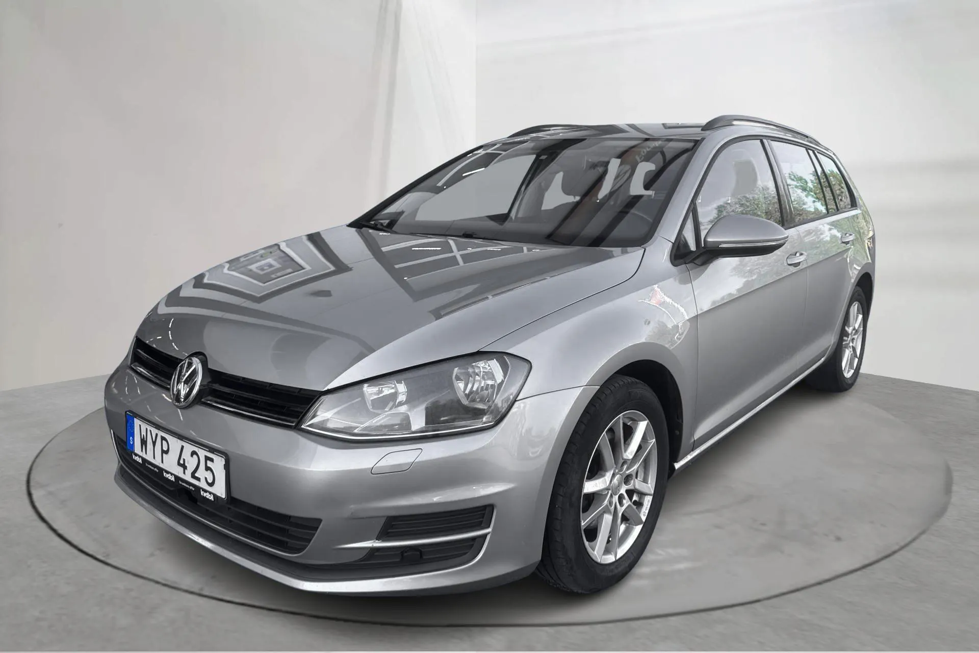 Presentationsfoto 1 av 13: VW Golf VII 1.4 TSI Multifuel Sportscombi (125hk) - 16 417 mil - Manuell - silver - 2015