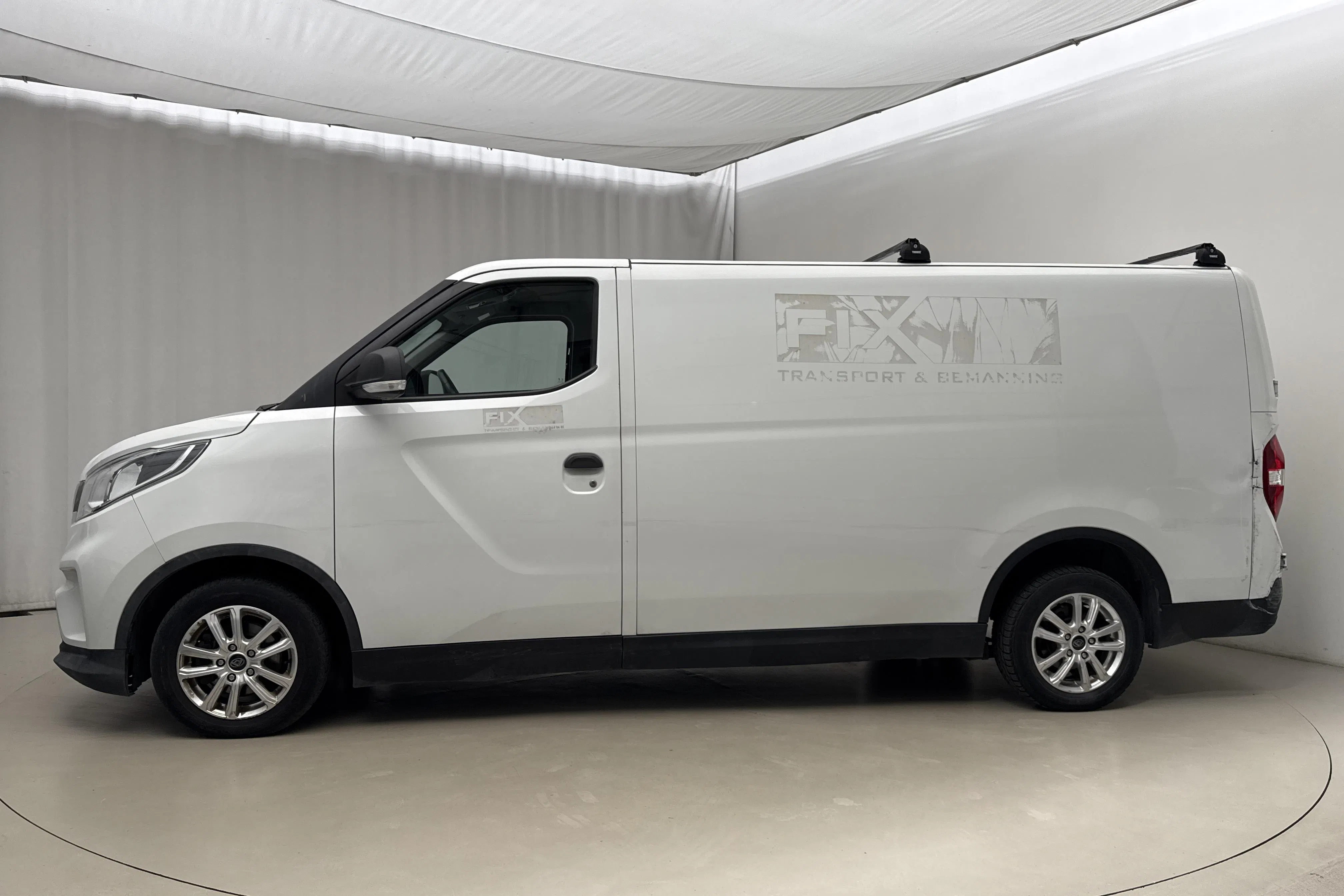 Presentation photo 2 of 17: Maxus e-Deliver 3 50.2 kWh (122hk) - 66 850 km - Automatic - white - 2022
