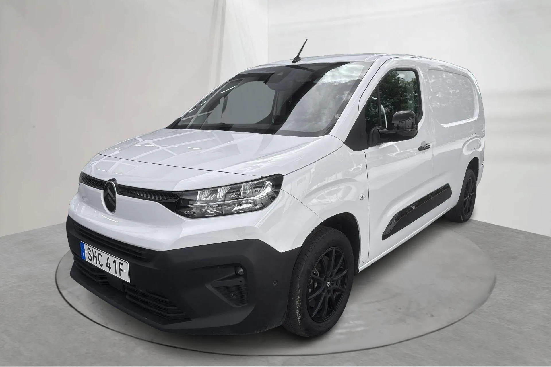 Presentationsfoto 1 av 16: Citroën Berlingo 1.5 BlueHDi Skåp (130hk) - 4 211 mil - Automat - vit - 2025