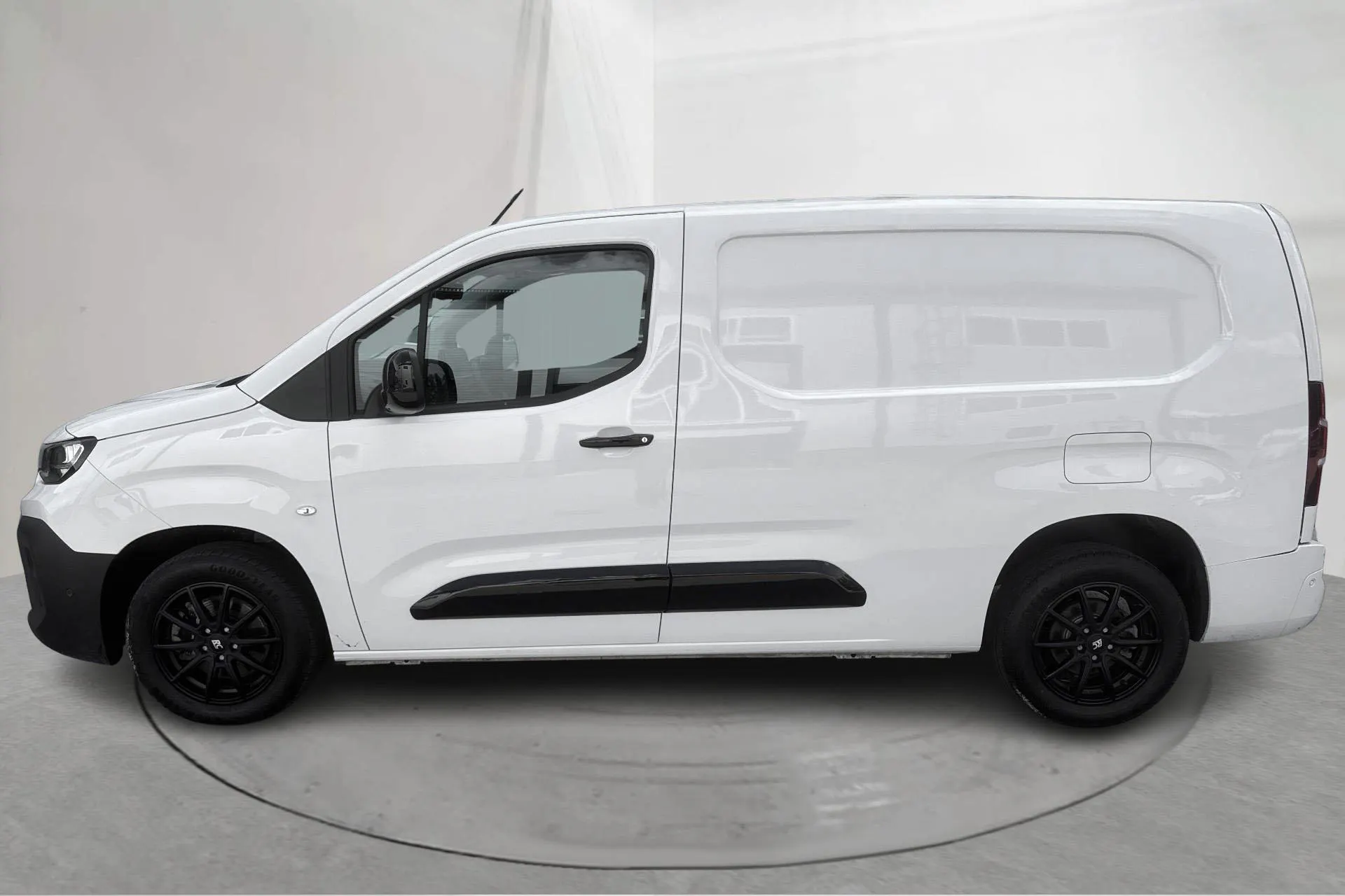 Presentationsfoto 2 av 16: Citroën Berlingo 1.5 BlueHDi Skåp (130hk) - 4 211 mil - Automat - vit - 2025