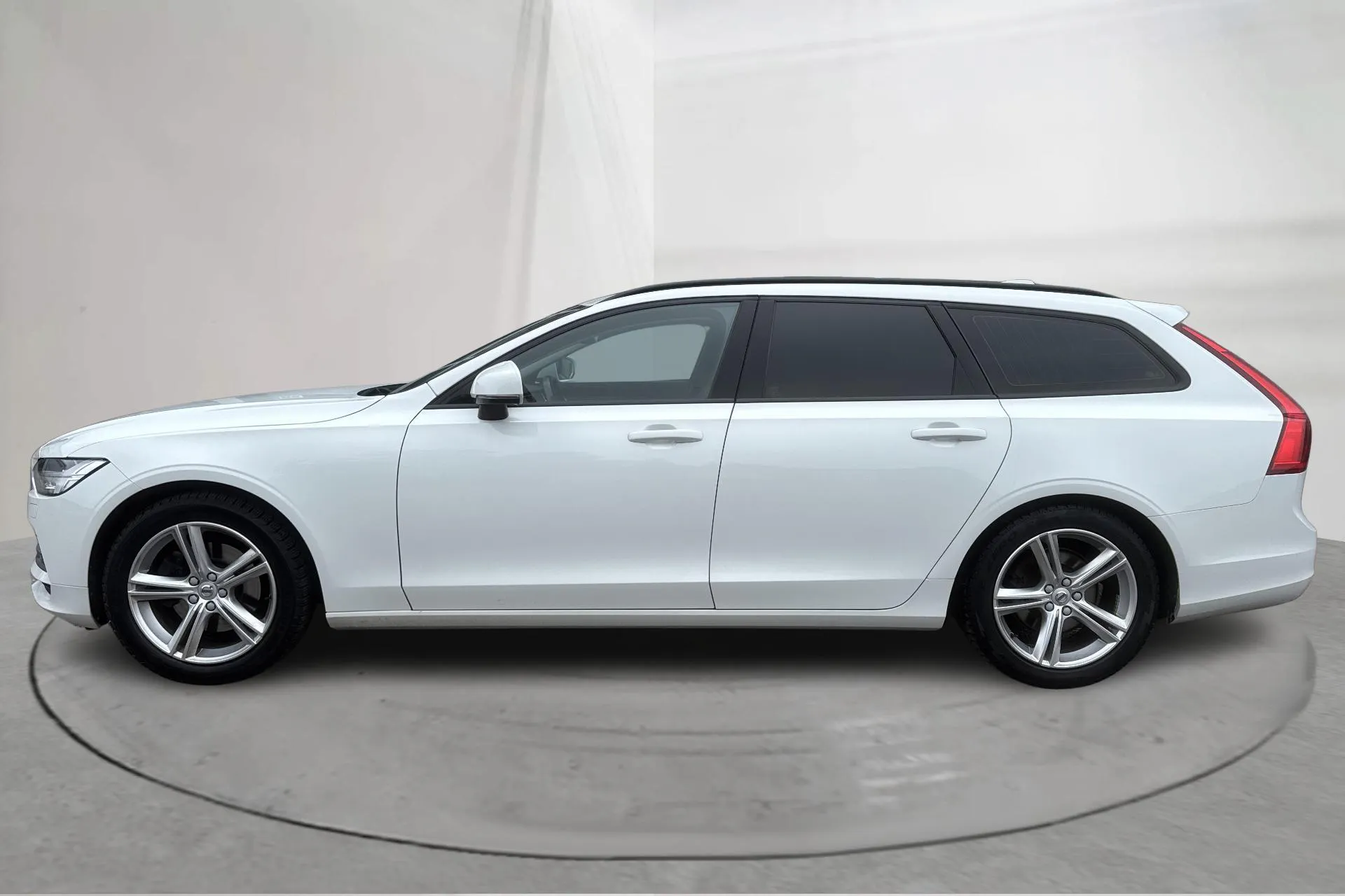 Presentation photo 2 of 15: Volvo V90 D3 (150hk) - 160 360 km - Automatic - white - 2018