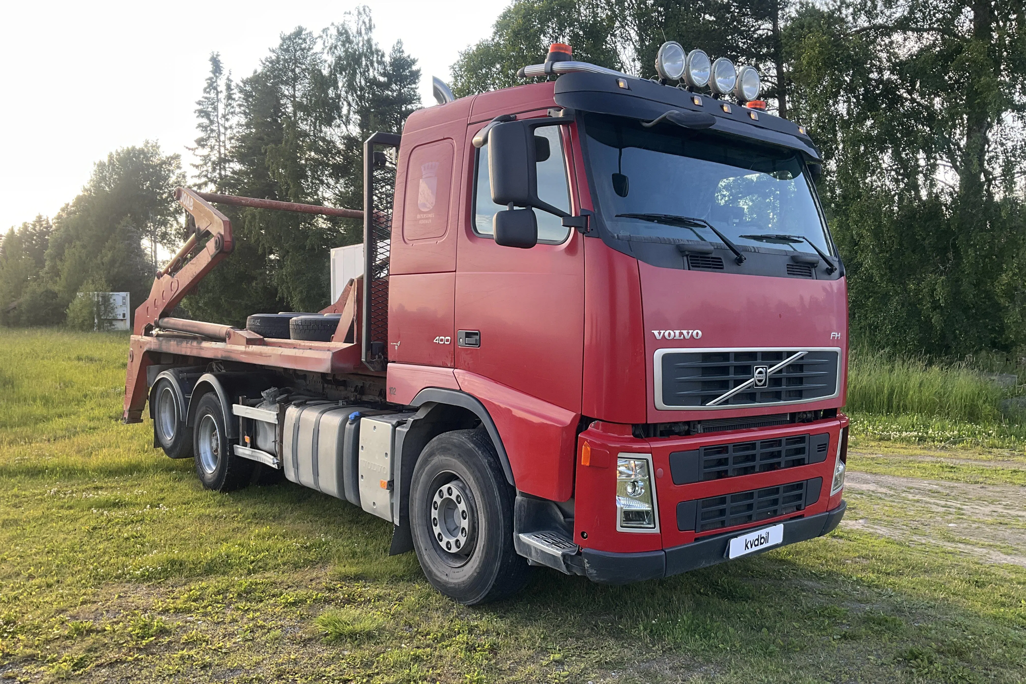 Presentation photo 2 of 51: VOLVO FH400 6X2 - 609 790 km - Automatic - red - 2008