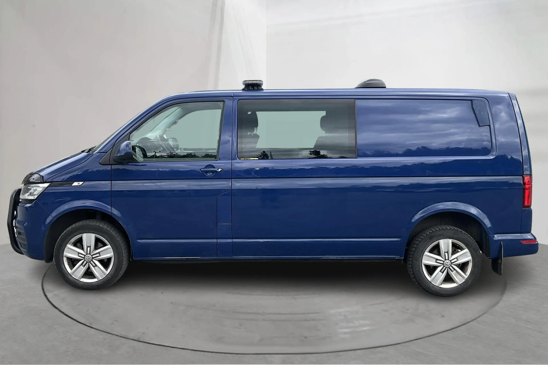 Presentation photo 2 of 14: VW Transporter T6 2.0 TDI BMT Skåp 4MOTION (150hk) - 184 510 km - Automatic - blue - 2021
