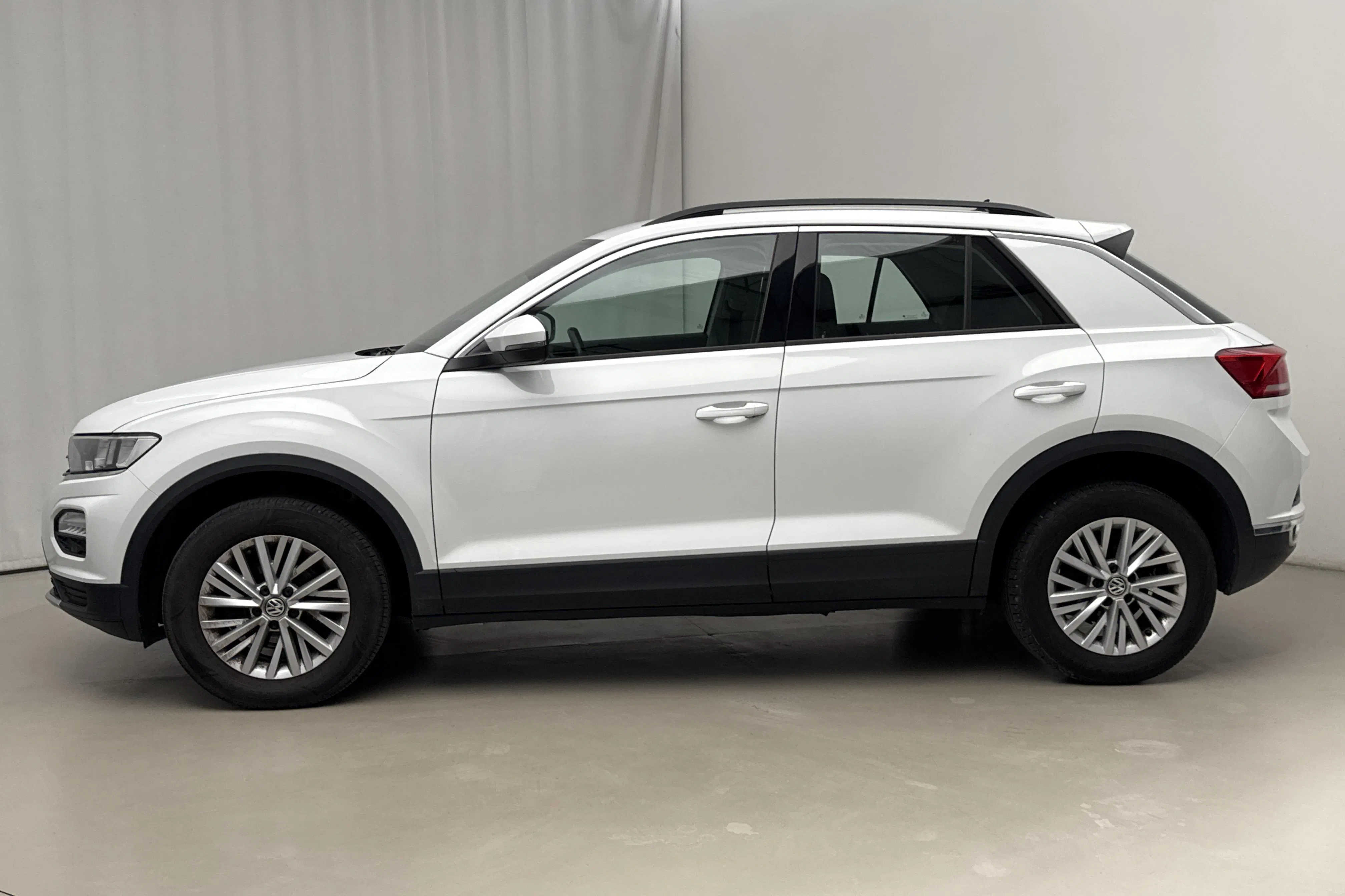 Presentation photo 2 of 15: VW T-Roc 1.0 TSI (115hk) - 121 190 km - Manual - white - 2019