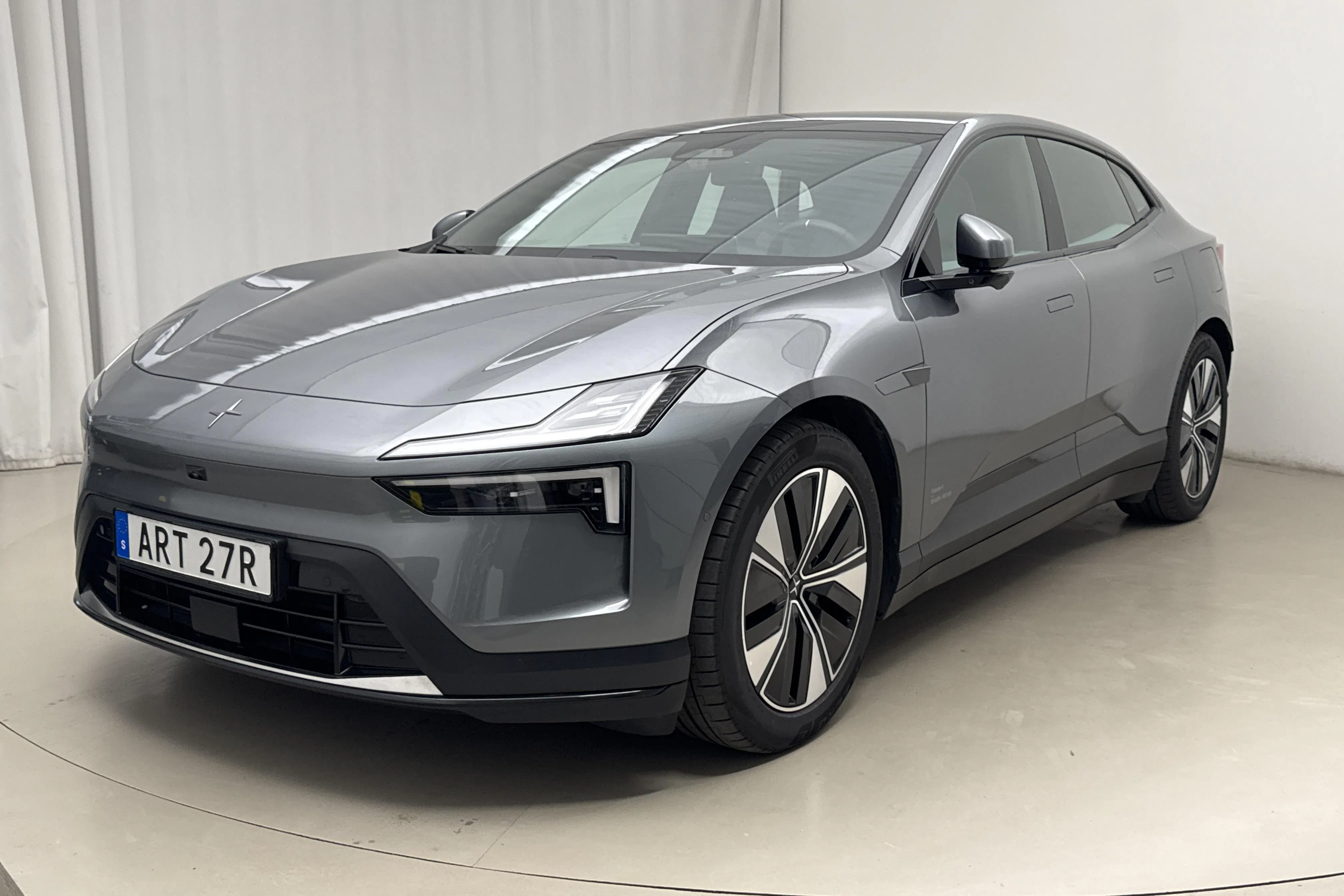Presentation photo 1 of 20: Polestar 4 Long range Dual motor (544hk) - 41 430 km - Automatic - dark grey - 2025