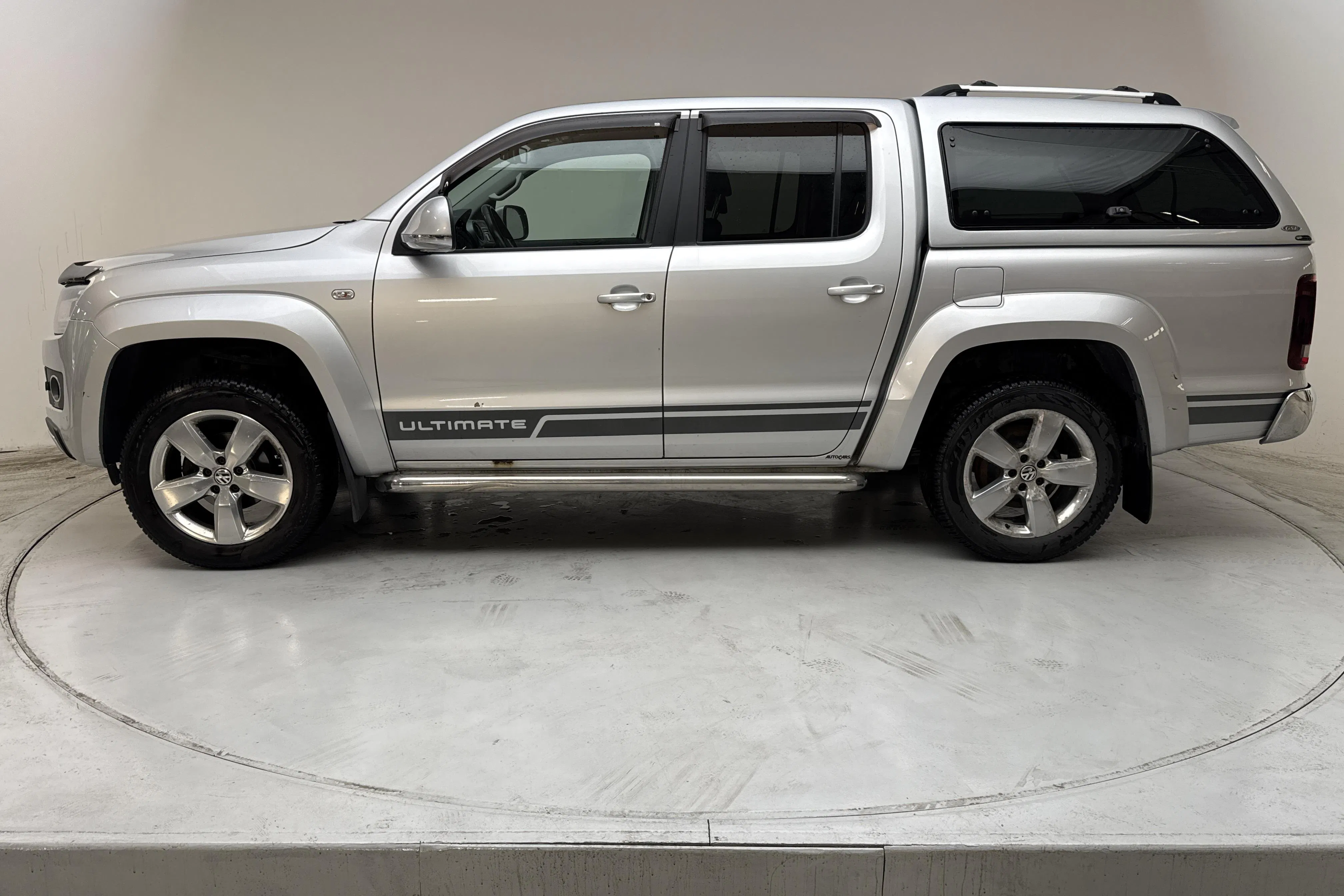 Präsentationsfoto 2 von 14: VW Amarok 2.0 TDI 4motion (180hk) - 290 660 Kilometer - Verkaufsautomat - Silber - 2016