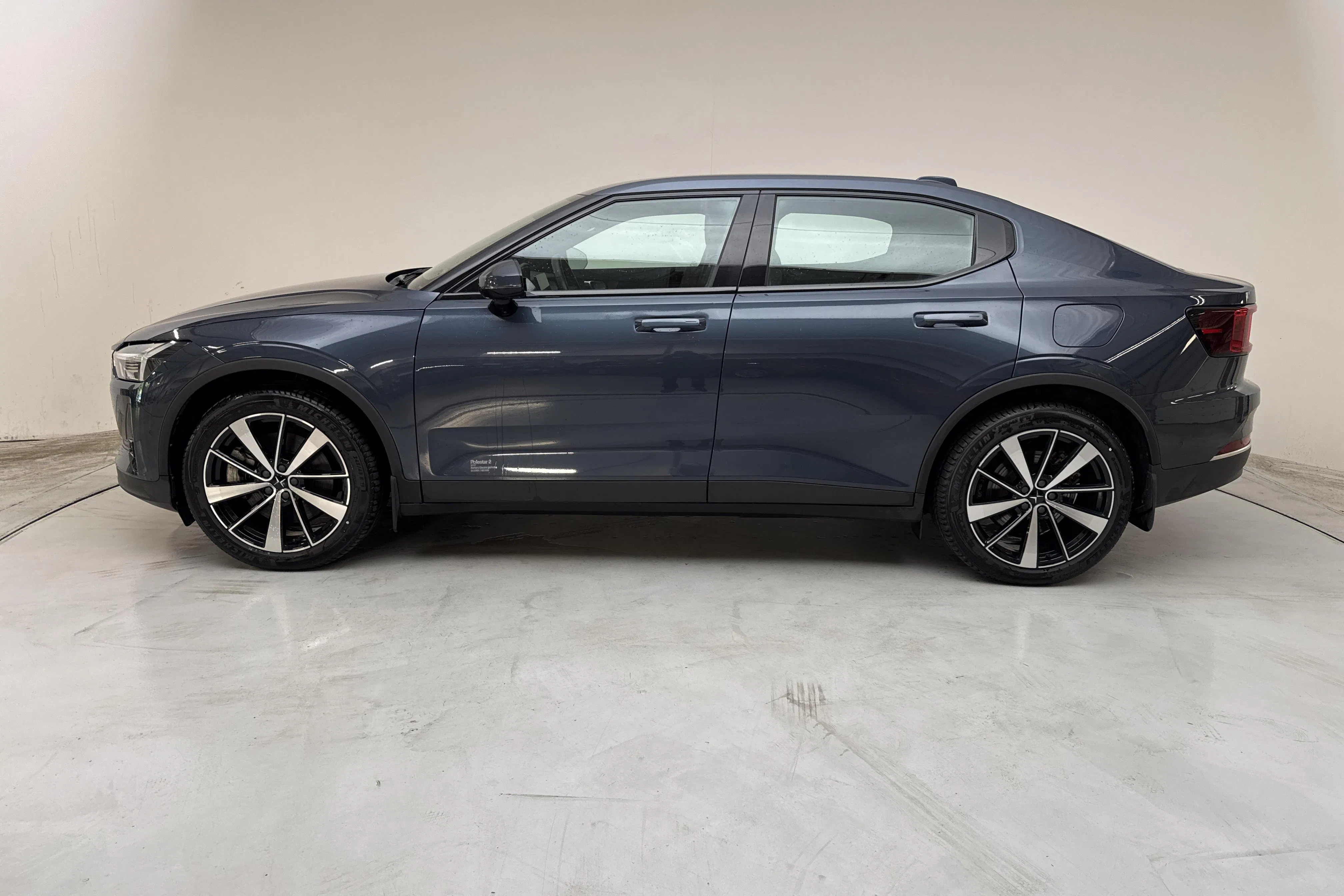Presentation photo 2 of 18: Polestar 2 Standard range Single motor (224hk) - 52 990 km - Automatic - dark blue - 2022