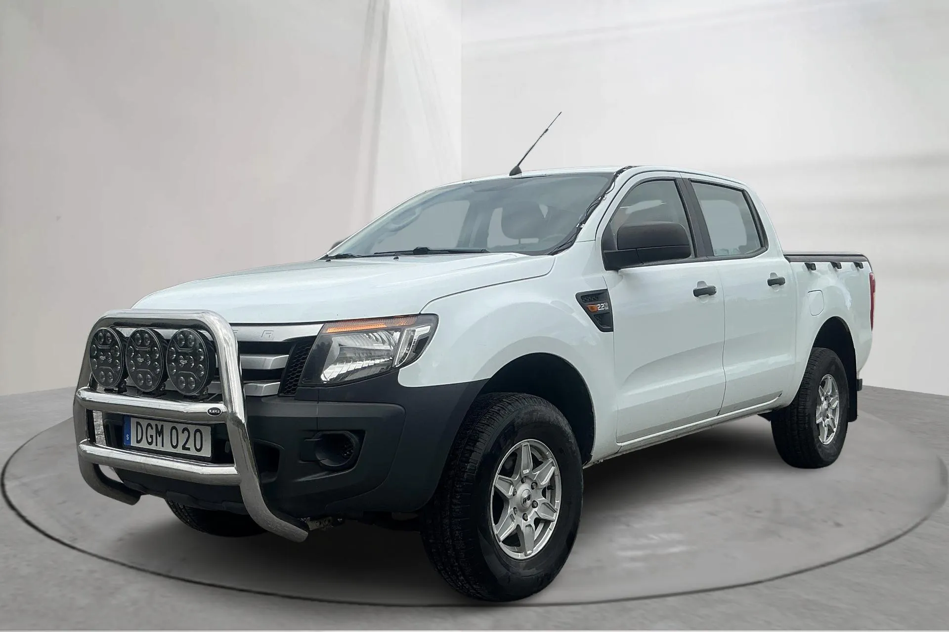 Presentationsfoto 1 av 15: Ford Ranger 2.2 TDCi 4WD (150hk) - 18 317 mil - Manuell - vit - 2014