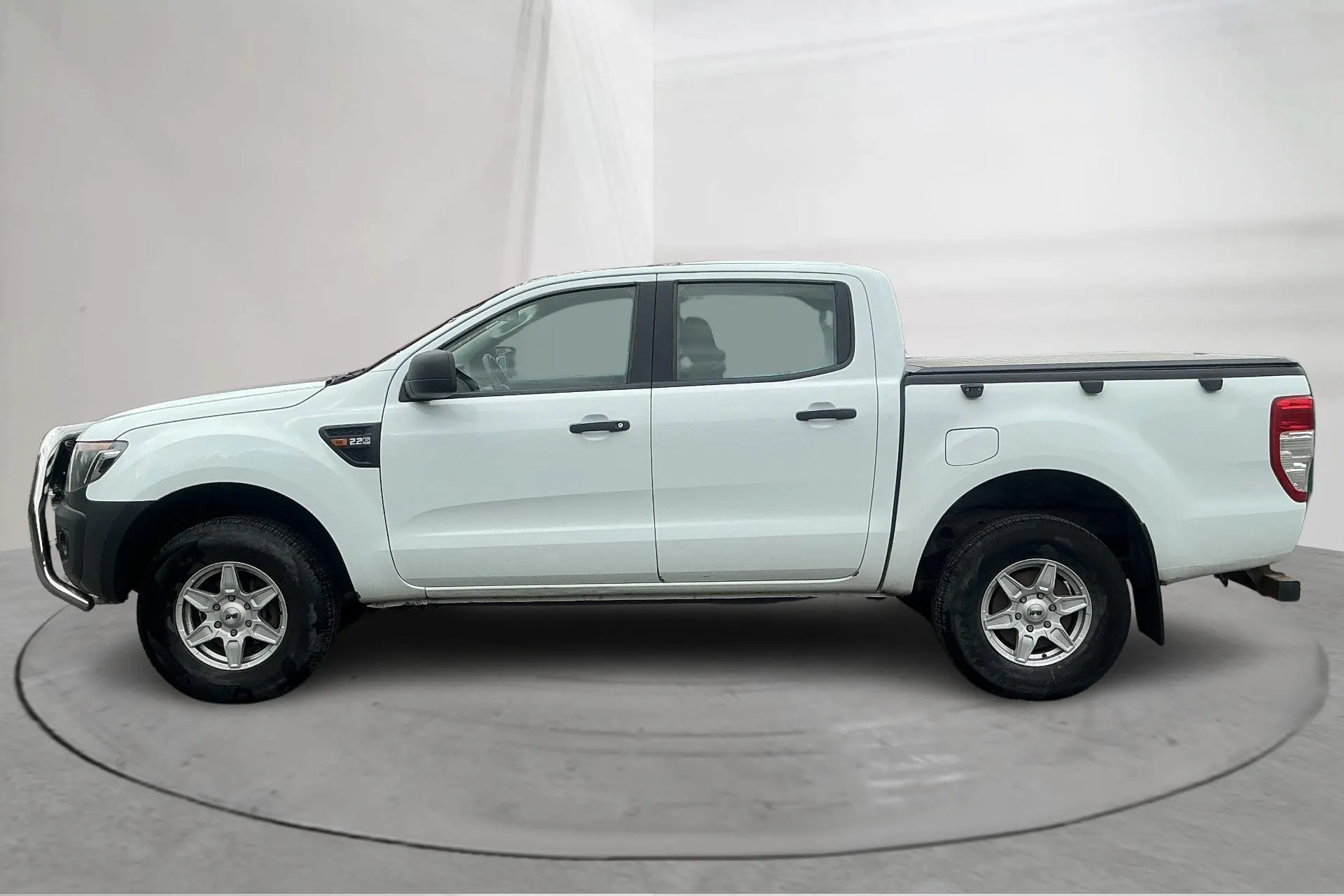 Presentationsfoto 2 av 15: Ford Ranger 2.2 TDCi 4WD (150hk) - 18 317 mil - Manuell - vit - 2014