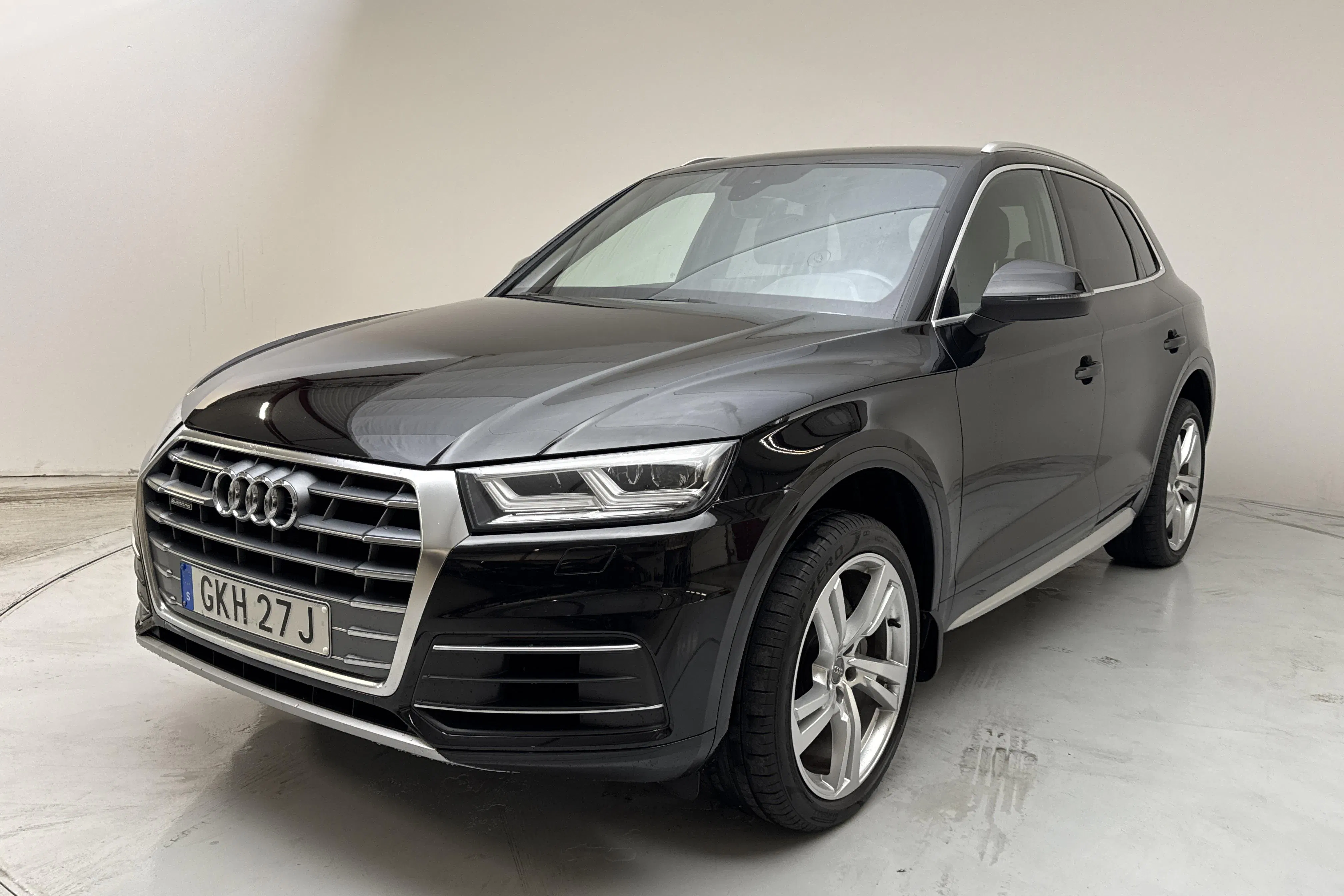 Presentationsfoto 1 av 13: Audi Q5 40 TDI quattro (190hk) - 14 201 mil - Automat - svart - 2019