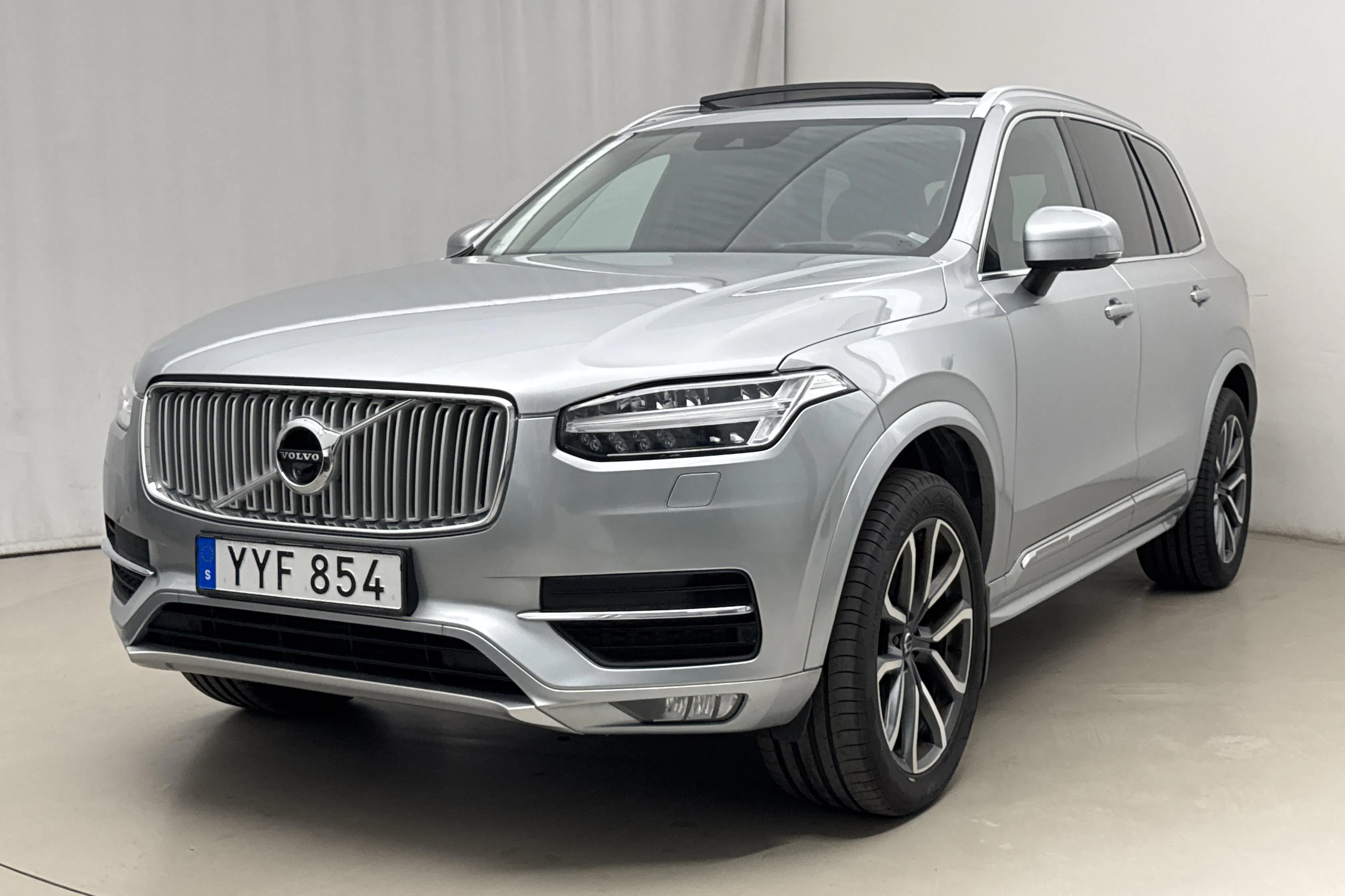 Presentation photo 1 of 27: Volvo XC90 T5 AWD (250hk) - 86 580 km - Automatic - silver - 2019