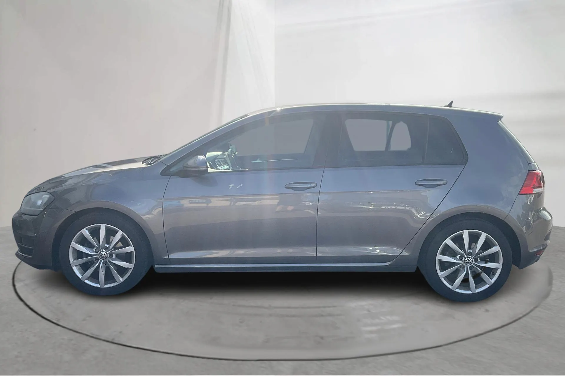 Presentationsfoto 2 av 16: VW Golf VII 1.4 TSI 5dr (140hk) - 12 238 mil - Automat - grå - 2014