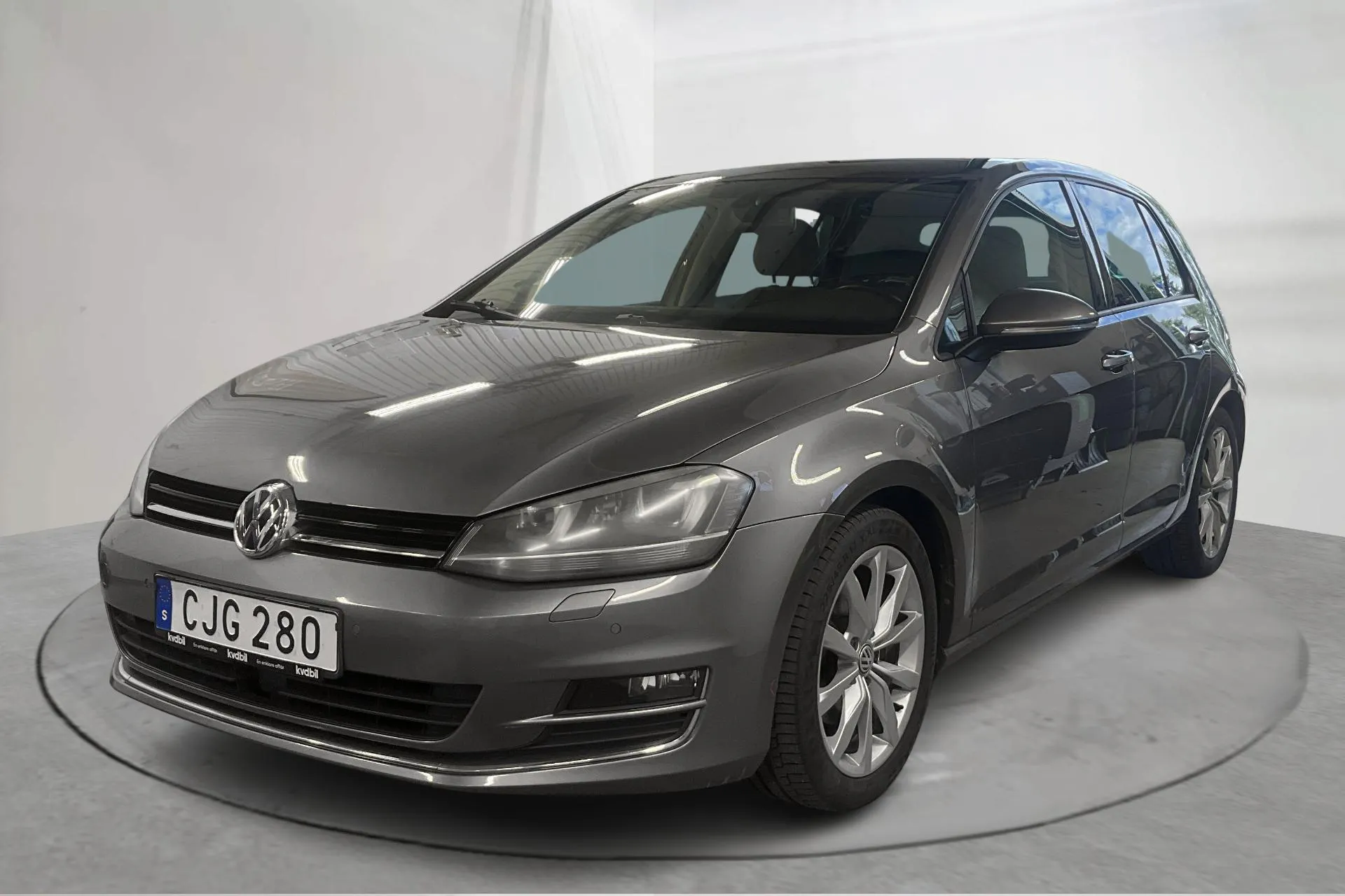 Presentationsfoto 1 av 16: VW Golf VII 1.4 TSI 5dr (140hk) - 12 238 mil - Automat - grå - 2014