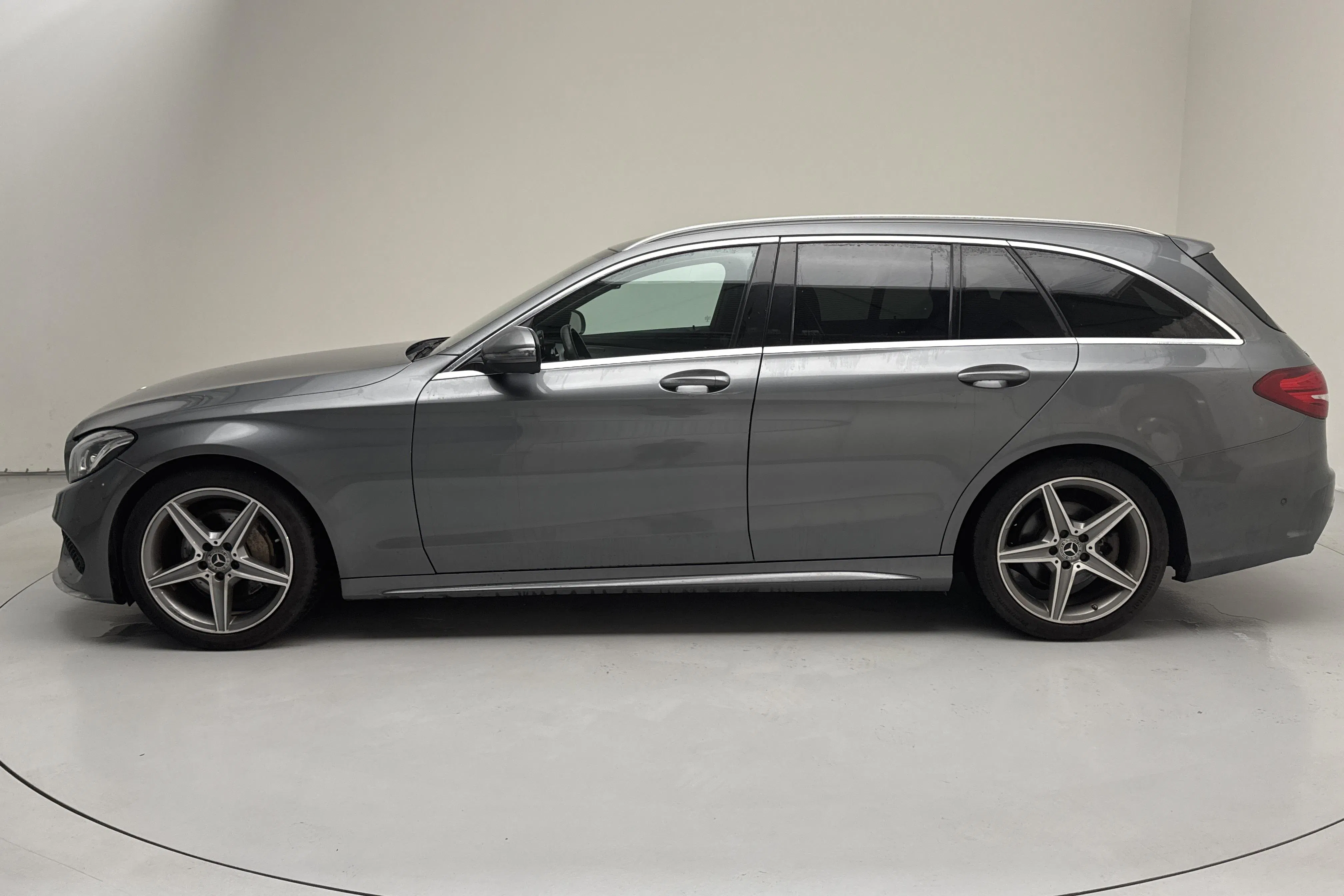 Presentation photo 2 of 13: Mercedes C 220 d Kombi S205 (170hk) - 222 600 km - Automatic - gray - 2018
