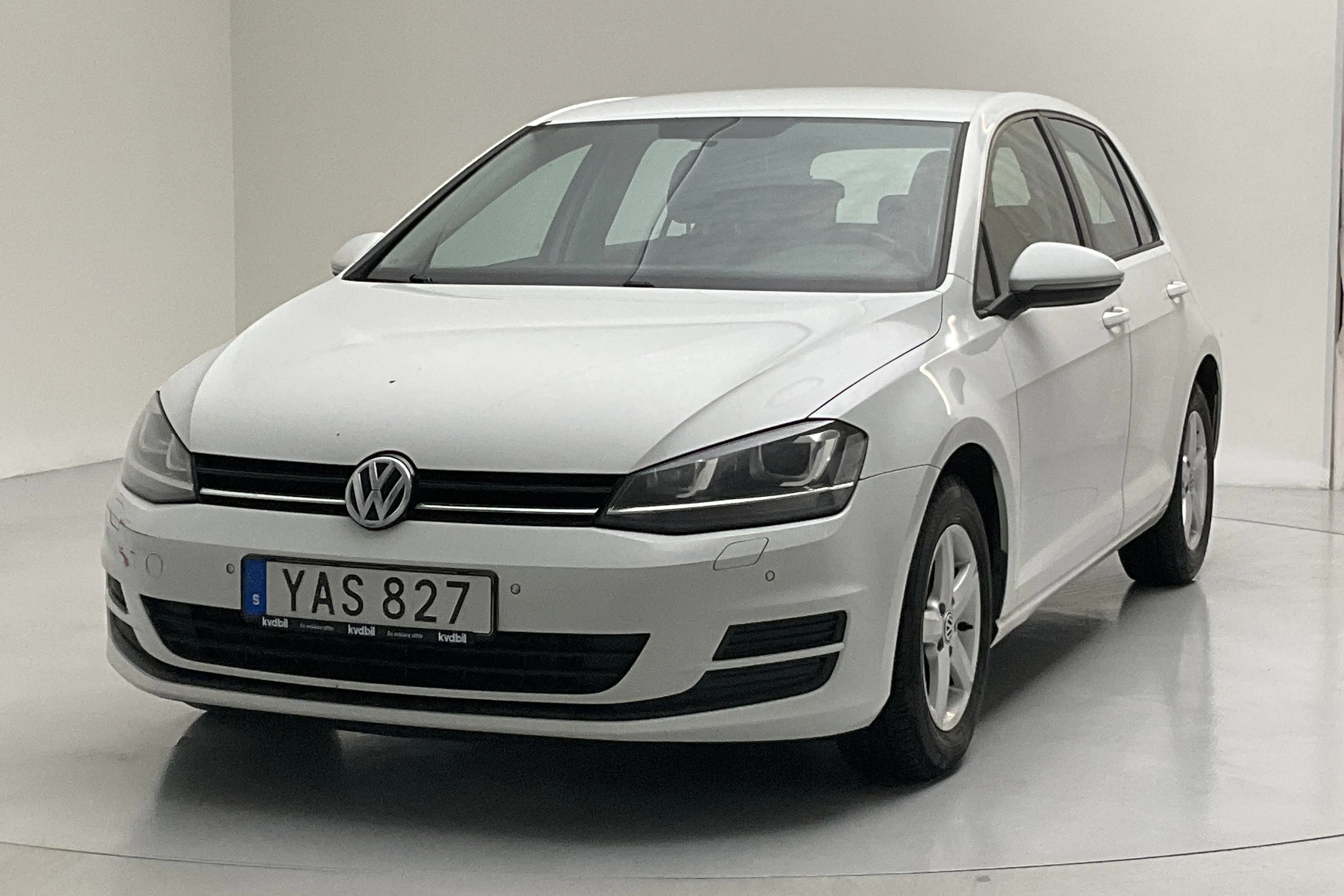 Presentation photo 1 of 11: VW Golf VII 2.0 TDI BlueMotion Technology 5dr (150hk) - 317 960 km - Manual - white - 2016