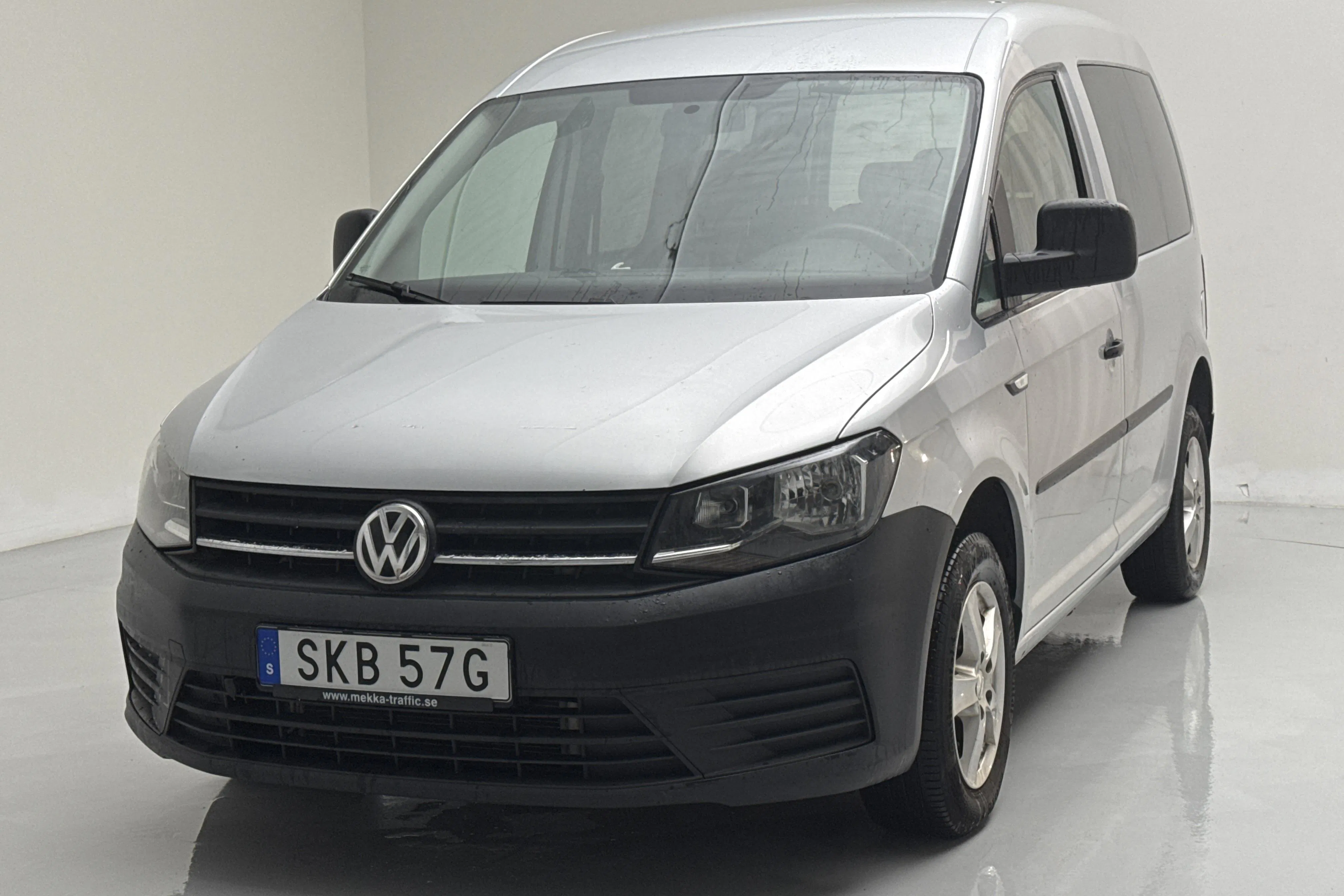 Presentationsfoto 1 av 12: VW Caddy Combi 2.0 TDI (75hk) - 23 466 mil - Manuell - grå - 2019