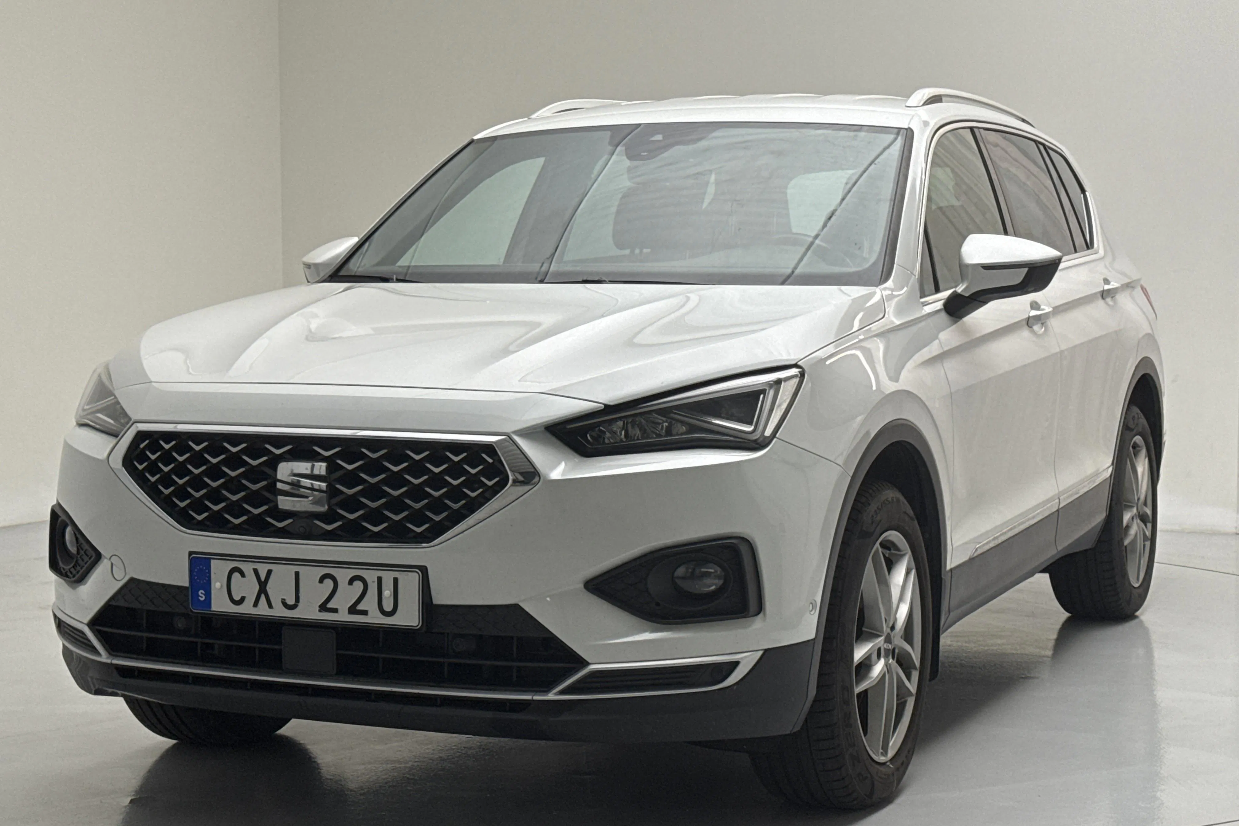 Presentationsfoto 1 av 18: Seat Tarraco 2.0 TDI 4Drive (190hk) - 16 327 mil - Automat - vit - 2019