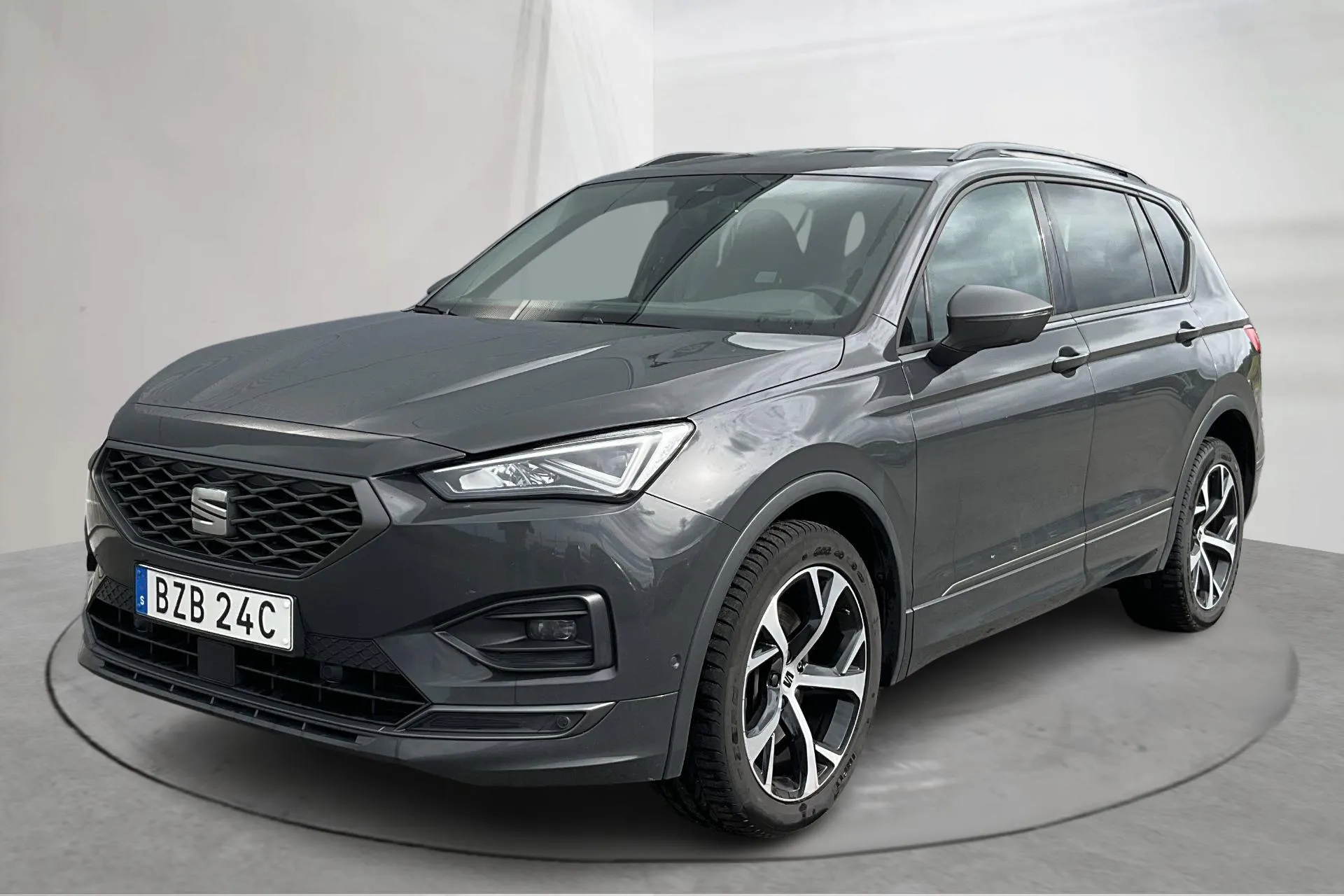 Presentationsfoto 1 av 15: Seat Tarraco 2.0 TDI 4Drive (200hk) - 22 406 mil - Automat - grå - 2021