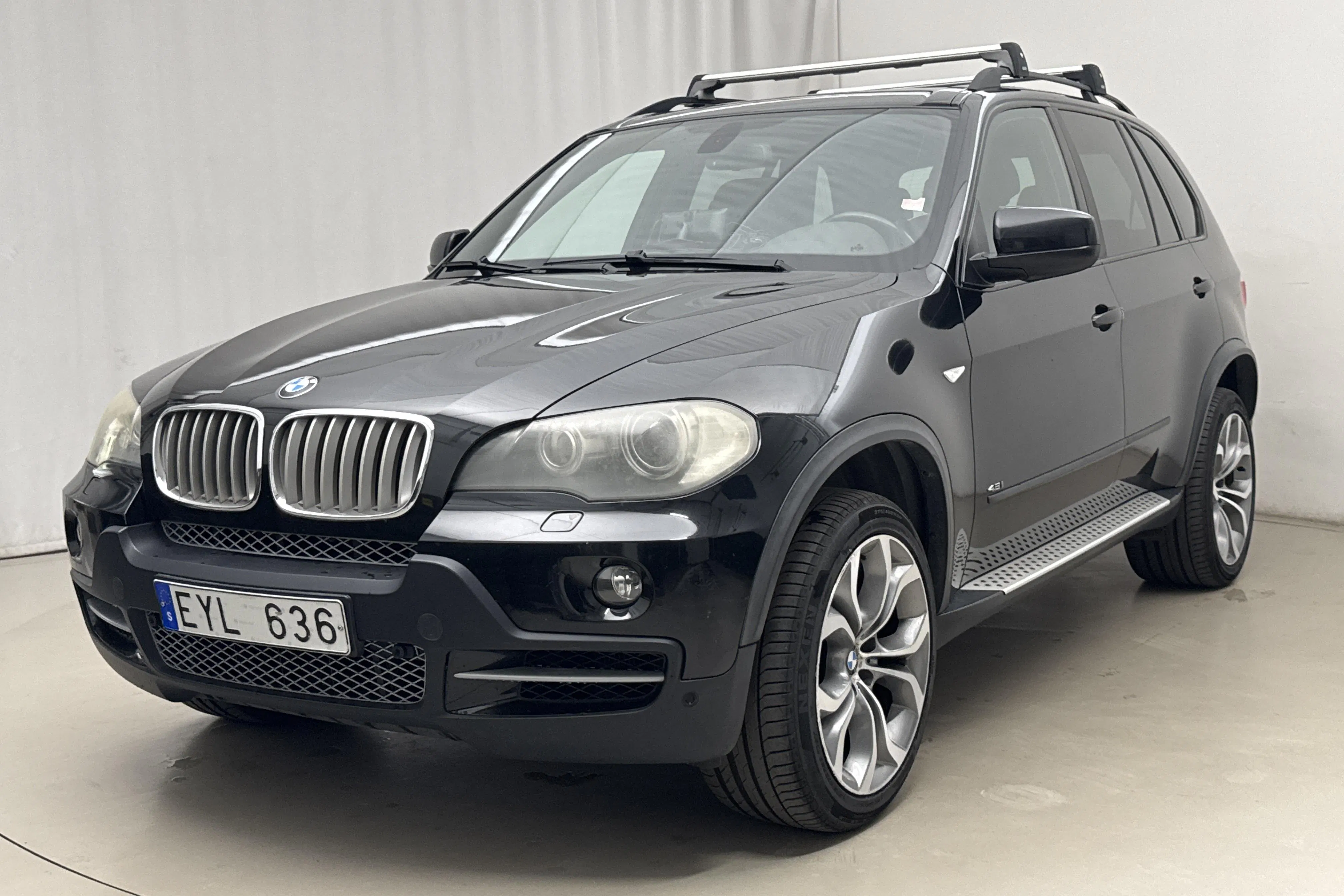 Presentationsfoto 1 av 18: BMW X5 4.8iA V8, E70 (355hk) - 20 750 mil - Automat - svart - 2007