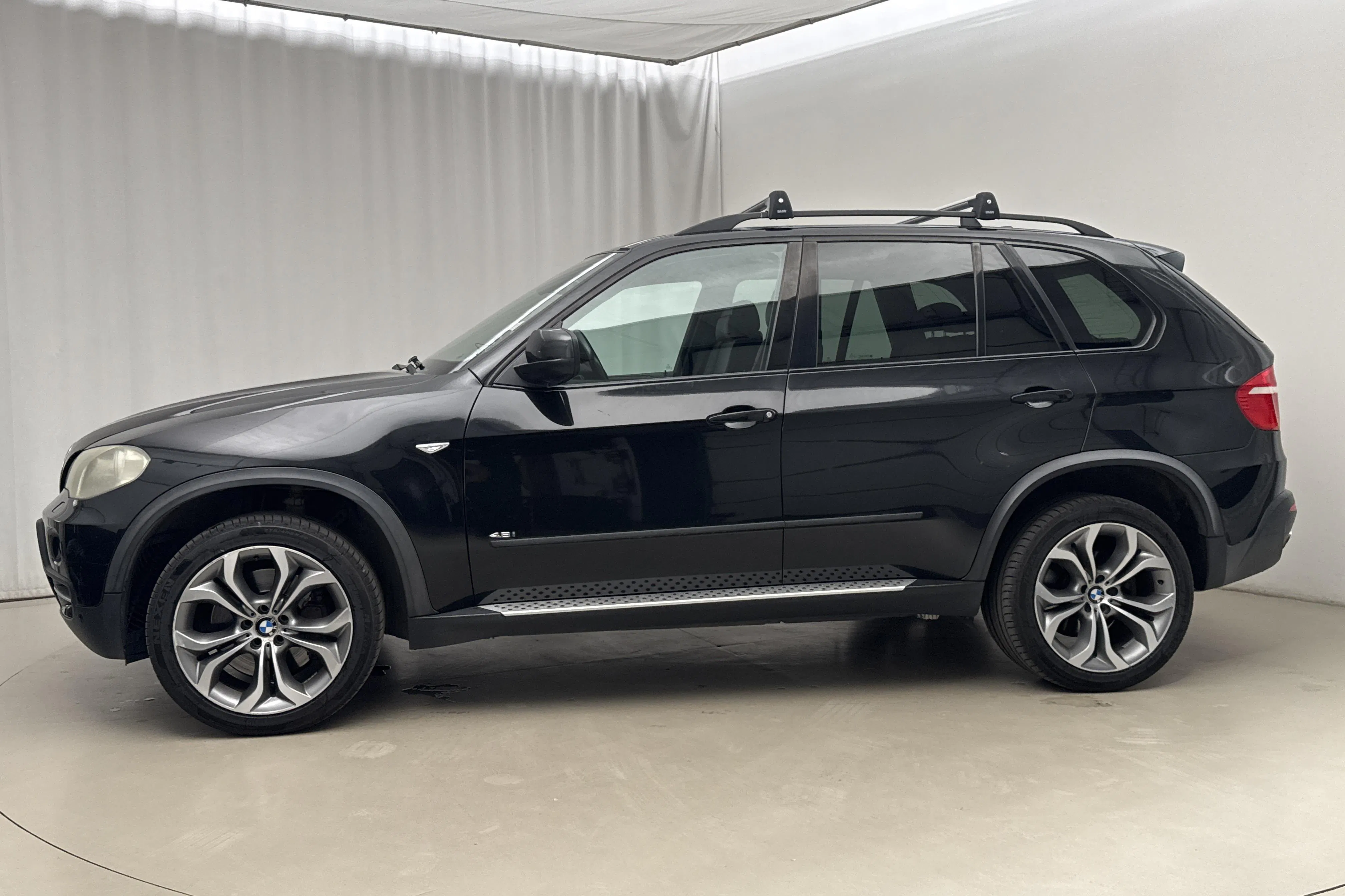 Presentationsfoto 2 av 18: BMW X5 4.8iA V8, E70 (355hk) - 20 750 mil - Automat - svart - 2007