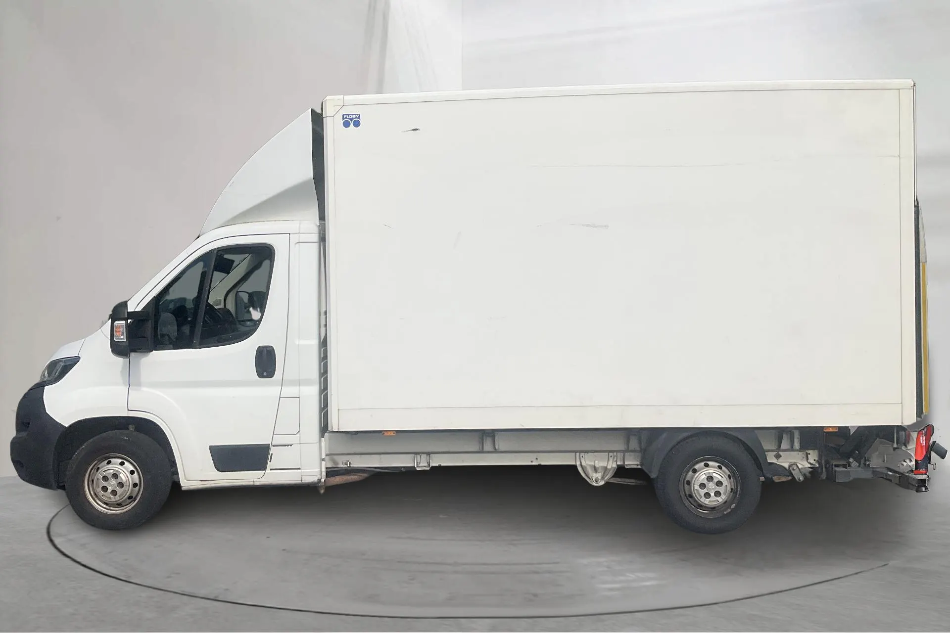 Presentation photo 2 of 9: Peugeot Boxer 335 HDI BlueHDi Chassi (130hk) - 228 380 km - Manual - white - 2019