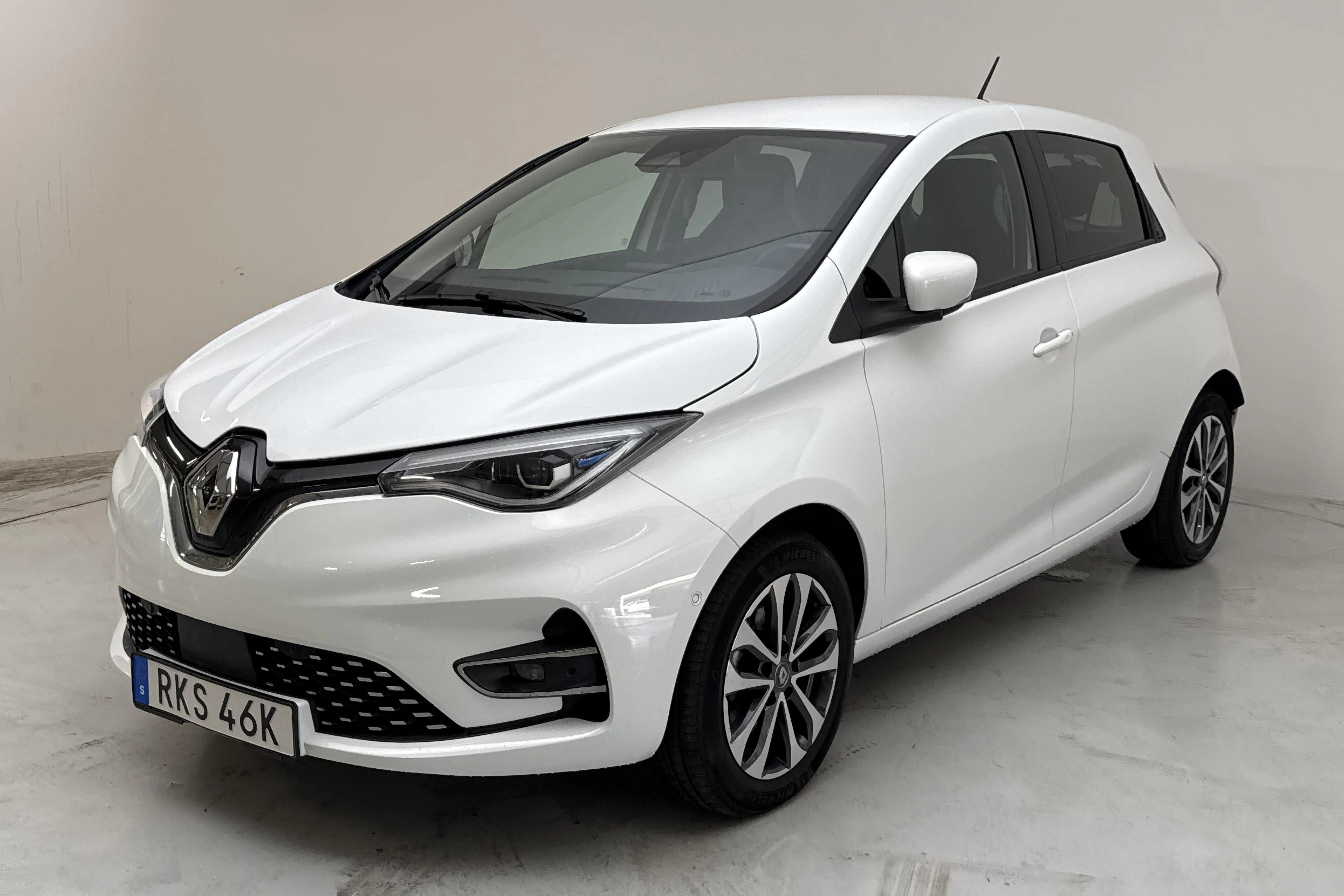 Presentation photo 1 of 15: Renault Zoe 52kWh R135 (135hk) - 74 500 km - Automatic - white - 2022