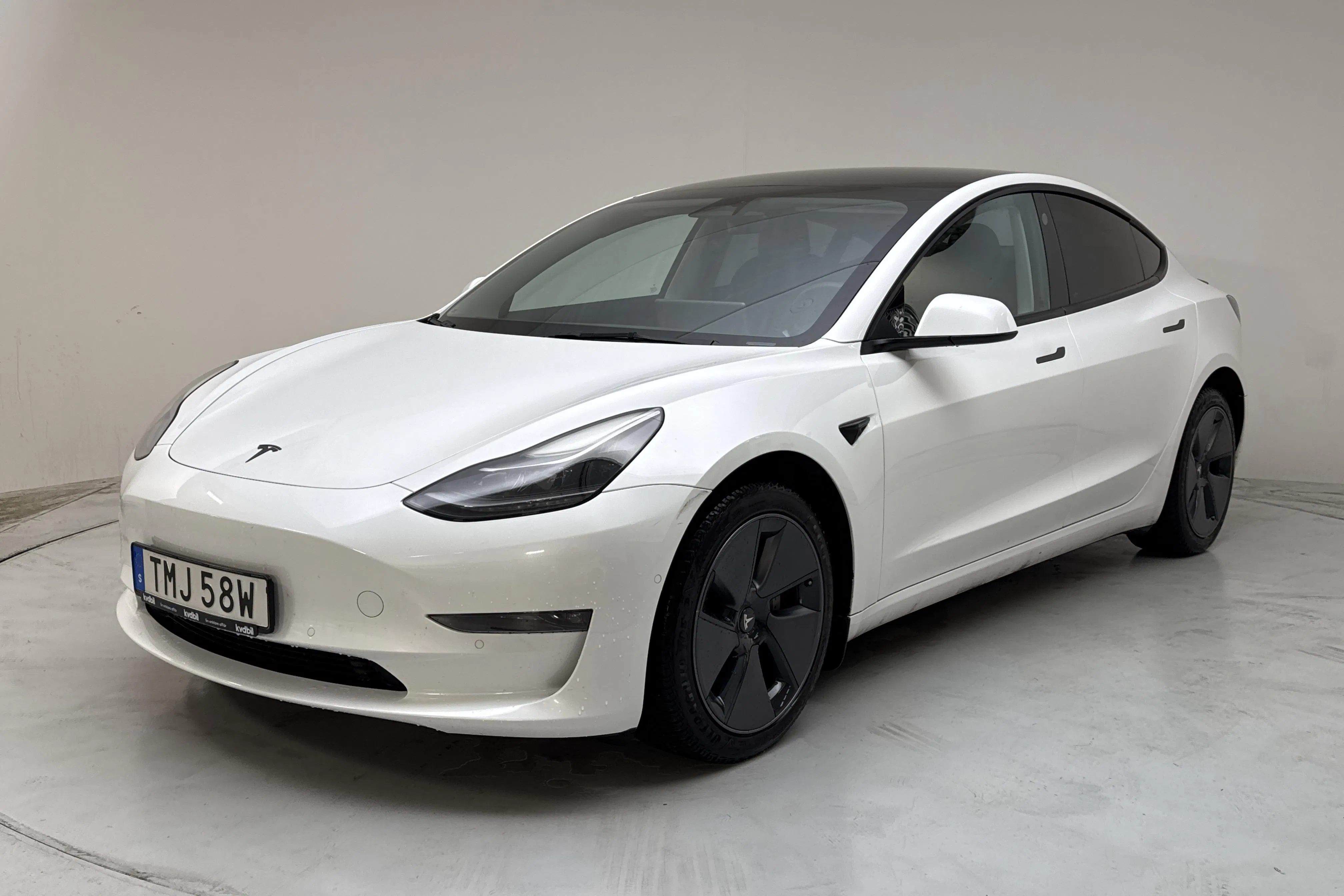 Presentation photo 1 of 18: Tesla Model 3 Long Range Dual Motor AWD - 62 200 km - Automatic - white - 2022