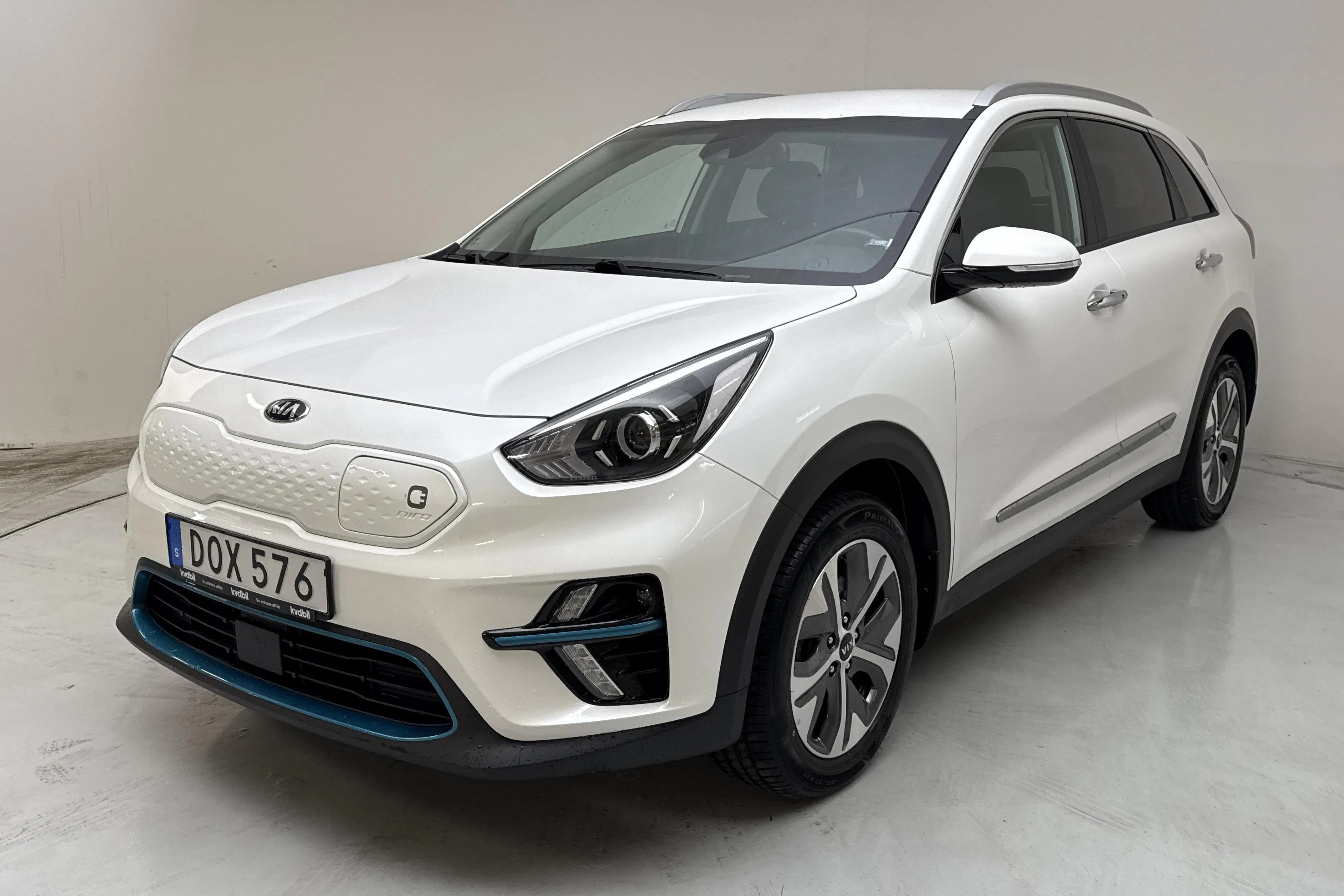 Presentation photo 1 of 16: KIA e-Niro 64kWh (204hk) - 48 910 km - Automatic - white - 2021