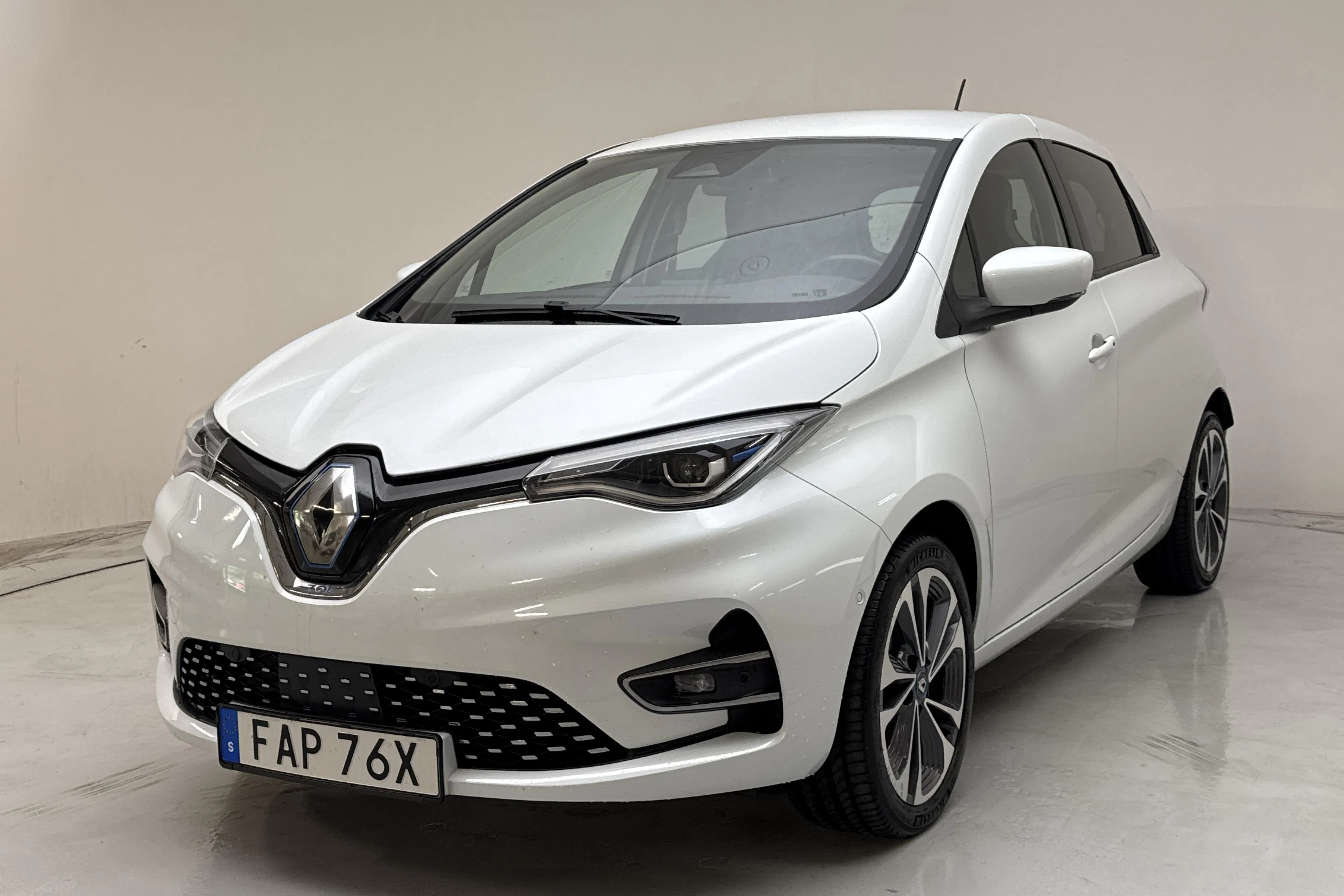 Presentationsfoto 1 av 14: Renault Zoe 52kWh R135 (135hk) - 7 765 mil - Automat - vit - 2020