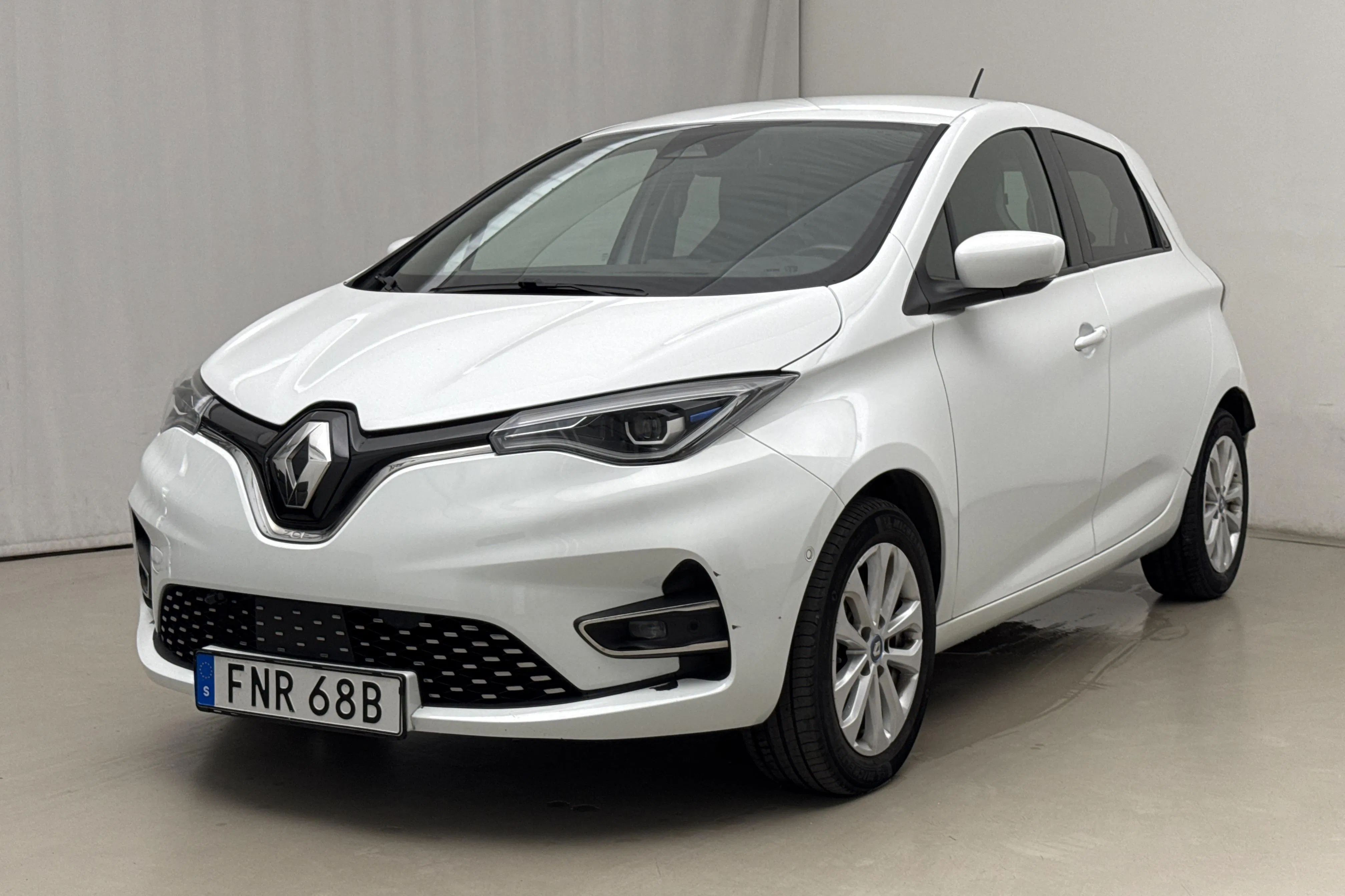 Presentation photo 1 of 20: Renault Zoe 52kWh R135 (135hk) - 57 050 km - Automatic - white - 2022