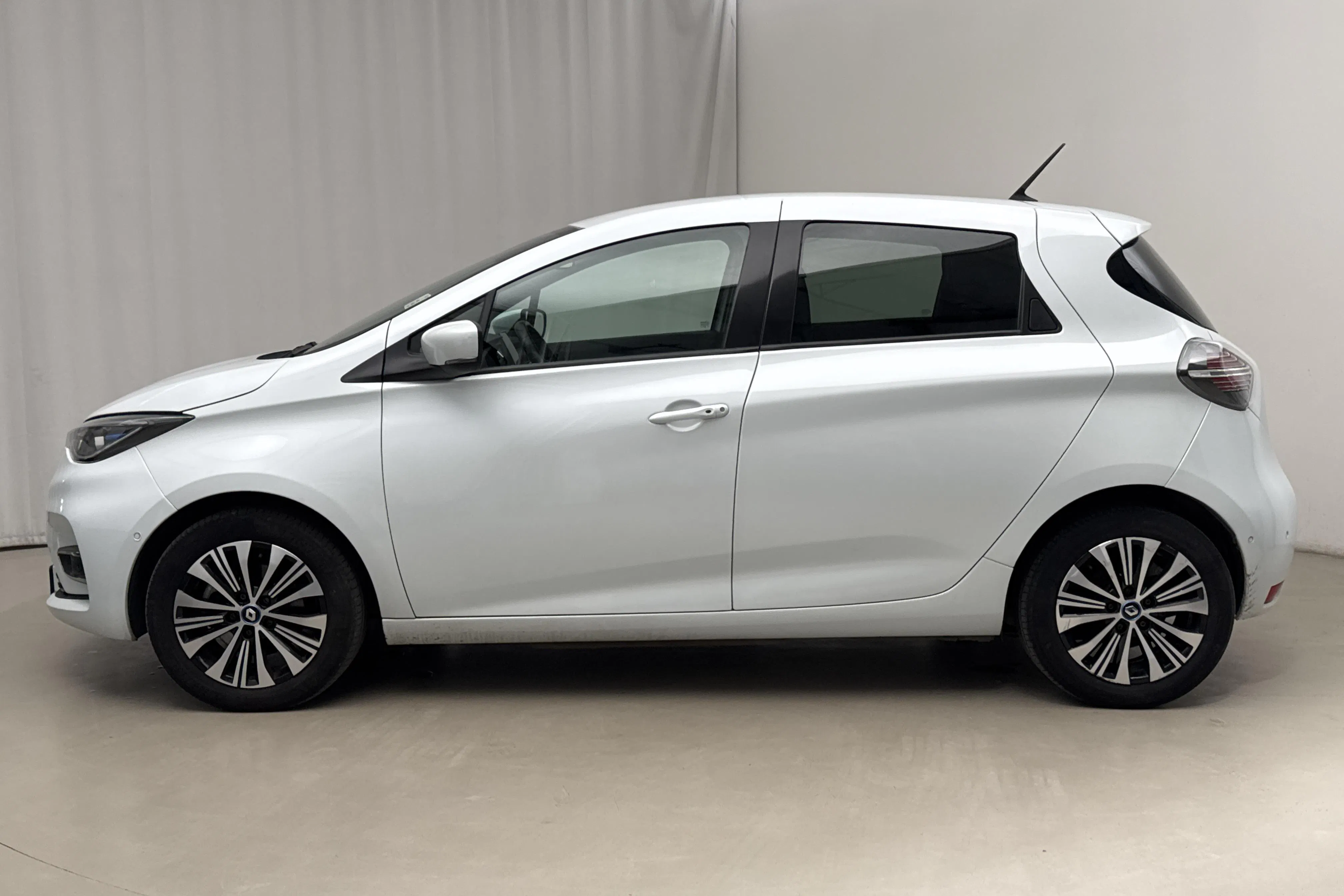 Presentation photo 2 of 22: Renault Zoe 52kWh R135 (135hk) - 65 880 km - Automatic - 2021