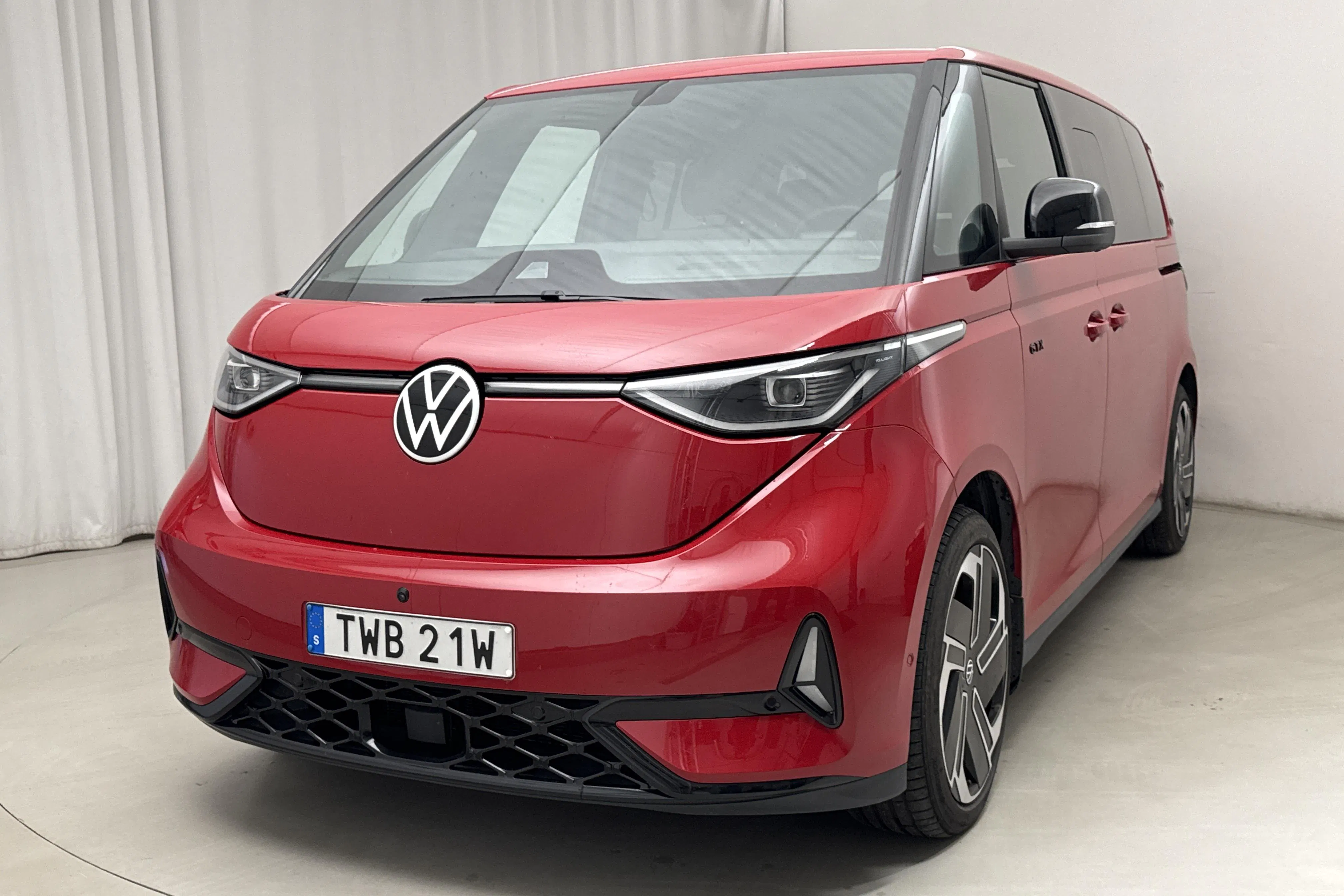 Presentation photo 1 of 24: VW ID. Buzz GTX 86kWh (340hk) - 20 990 km - Automatic - red - 2025