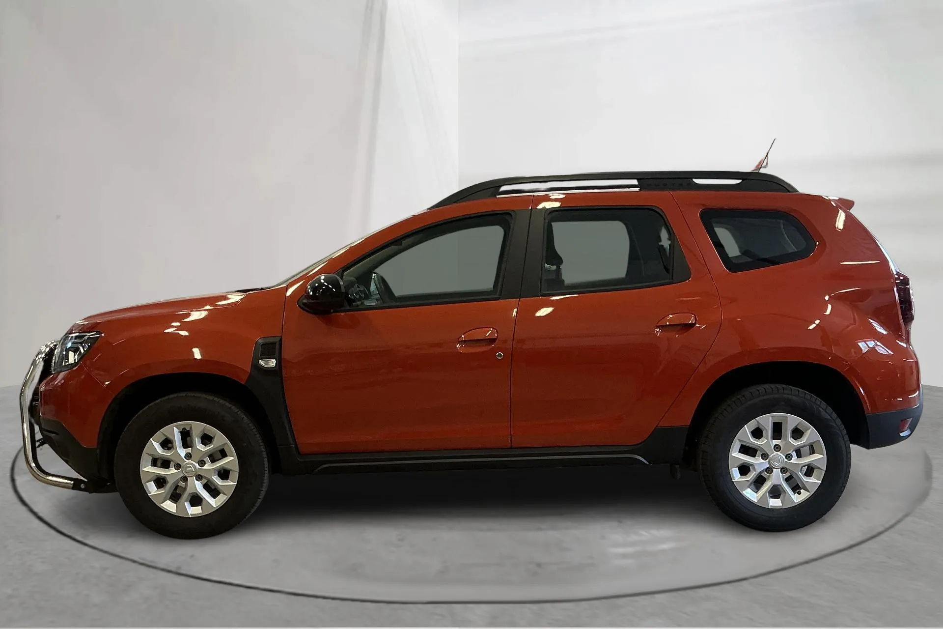 Presentation photo 2 of 17: Dacia Duster 1.3 TCe 4x2 (150hk) - 50 900 km - Automatic - orange - 2022