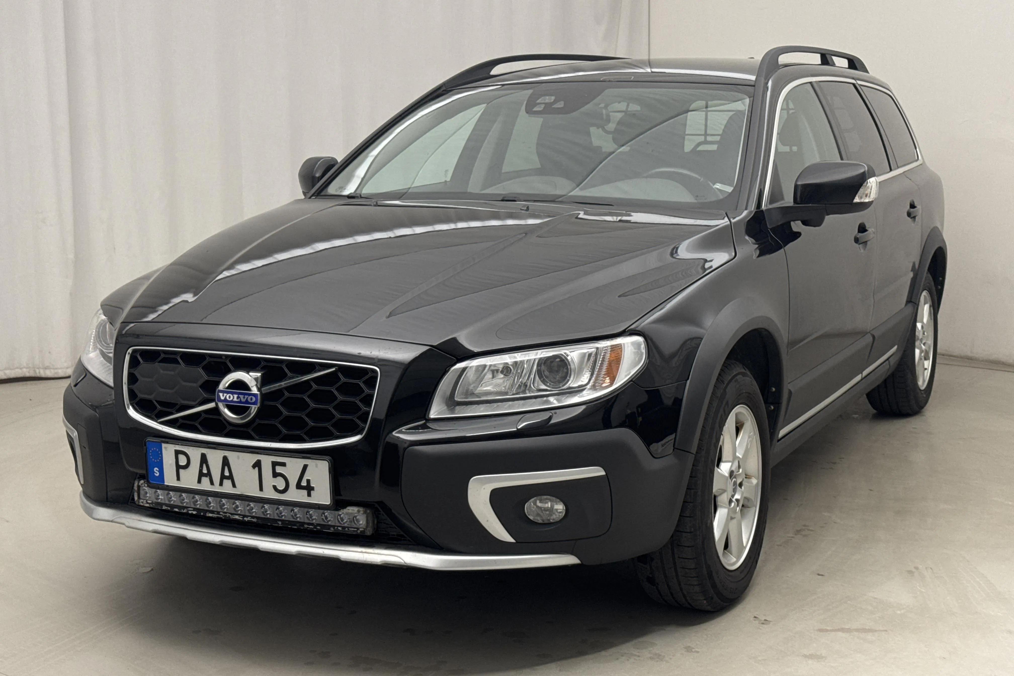 Presentation photo 1 of 16: Volvo XC70 II D4 AWD (181hk) - 229 060 km - Automatic - black - 2015